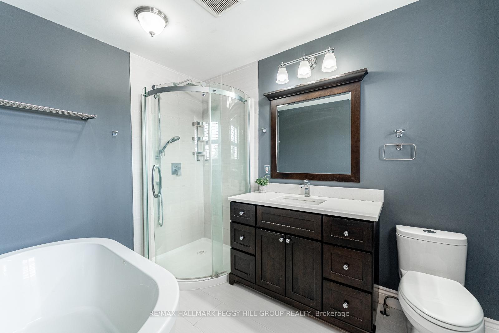 Photo 11 of 12 Thackeray Crescent, Barrie, Letitia Heights — HOMEH