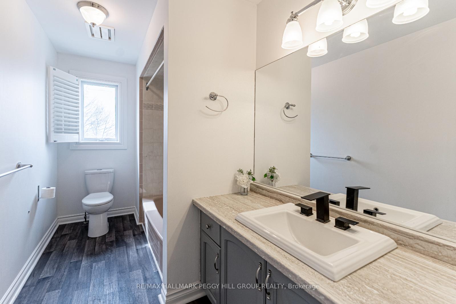Photo 14 of 12 Thackeray Crescent, Barrie, Letitia Heights — HOMEH