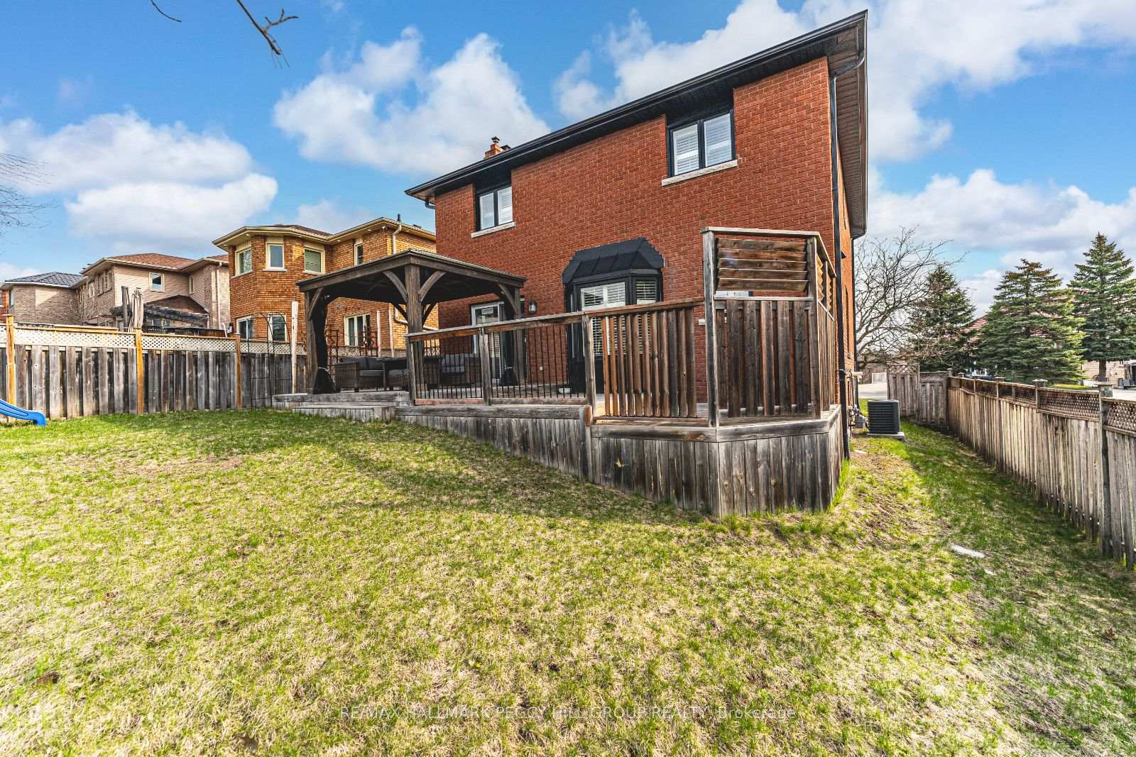 Photo 20 of 12 Thackeray Crescent, Barrie, Letitia Heights — HOMEH