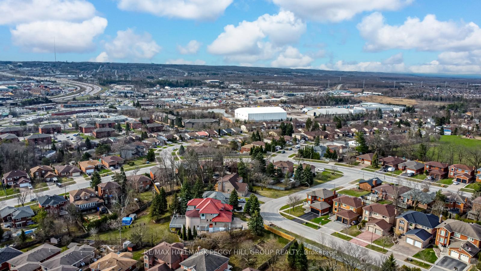 Photo 23 of 12 Thackeray Crescent, Barrie, Letitia Heights — HOMEH