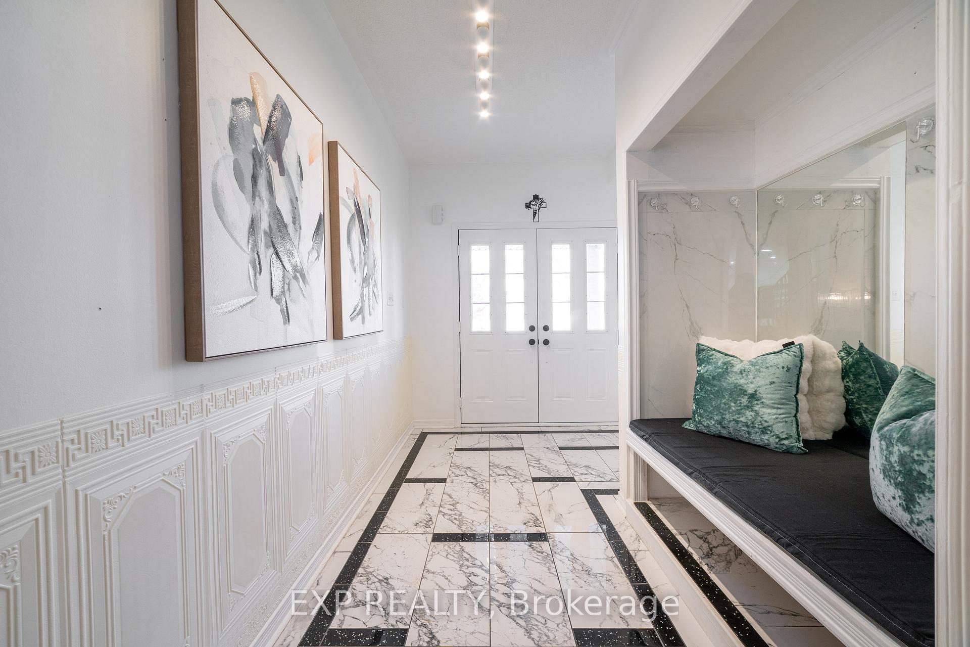 Photo 3 of 31 Kimble Avenue, Clarington, Bowmanville — HOMEH