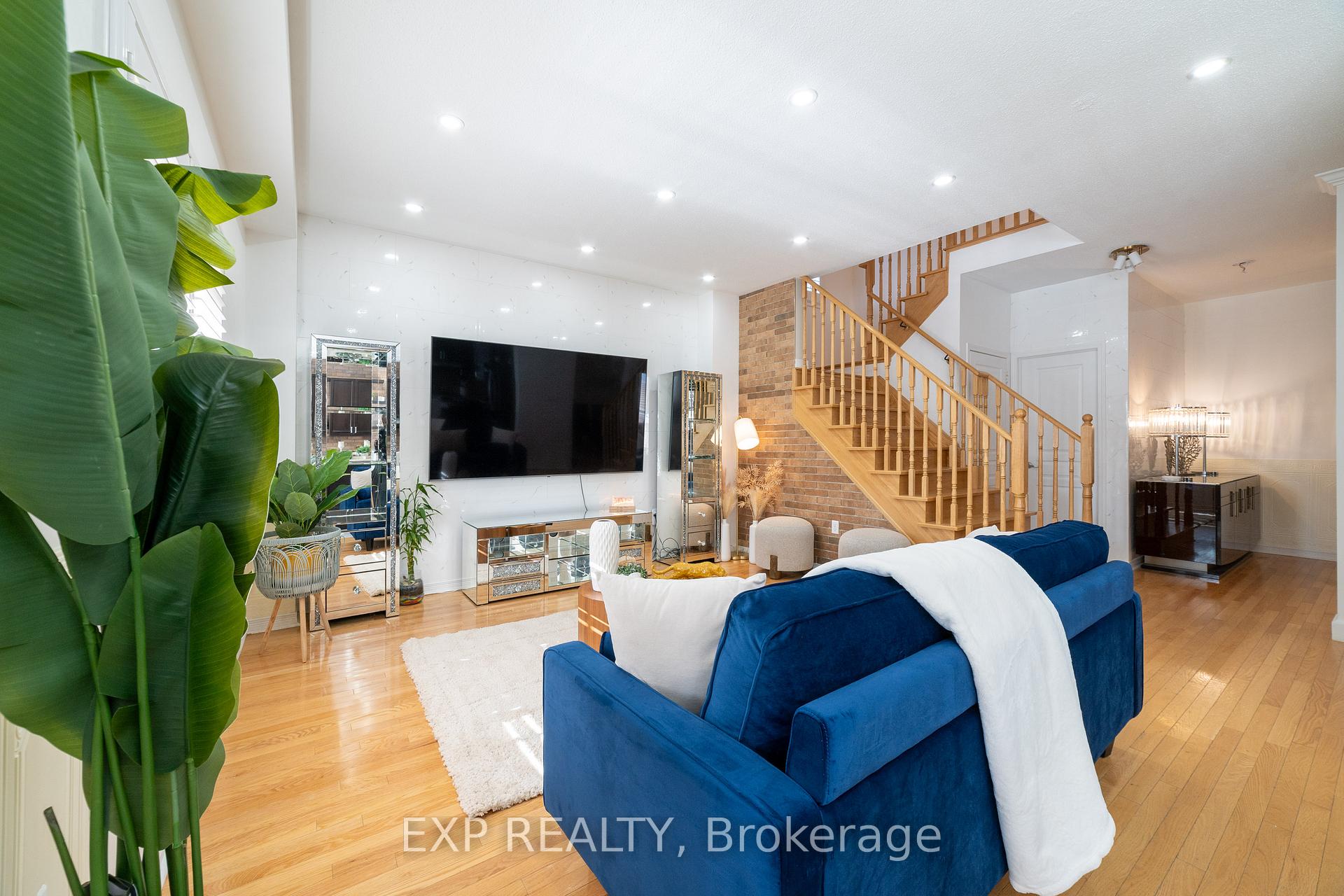 Photo 8 of 31 Kimble Avenue, Clarington, Bowmanville — HOMEH