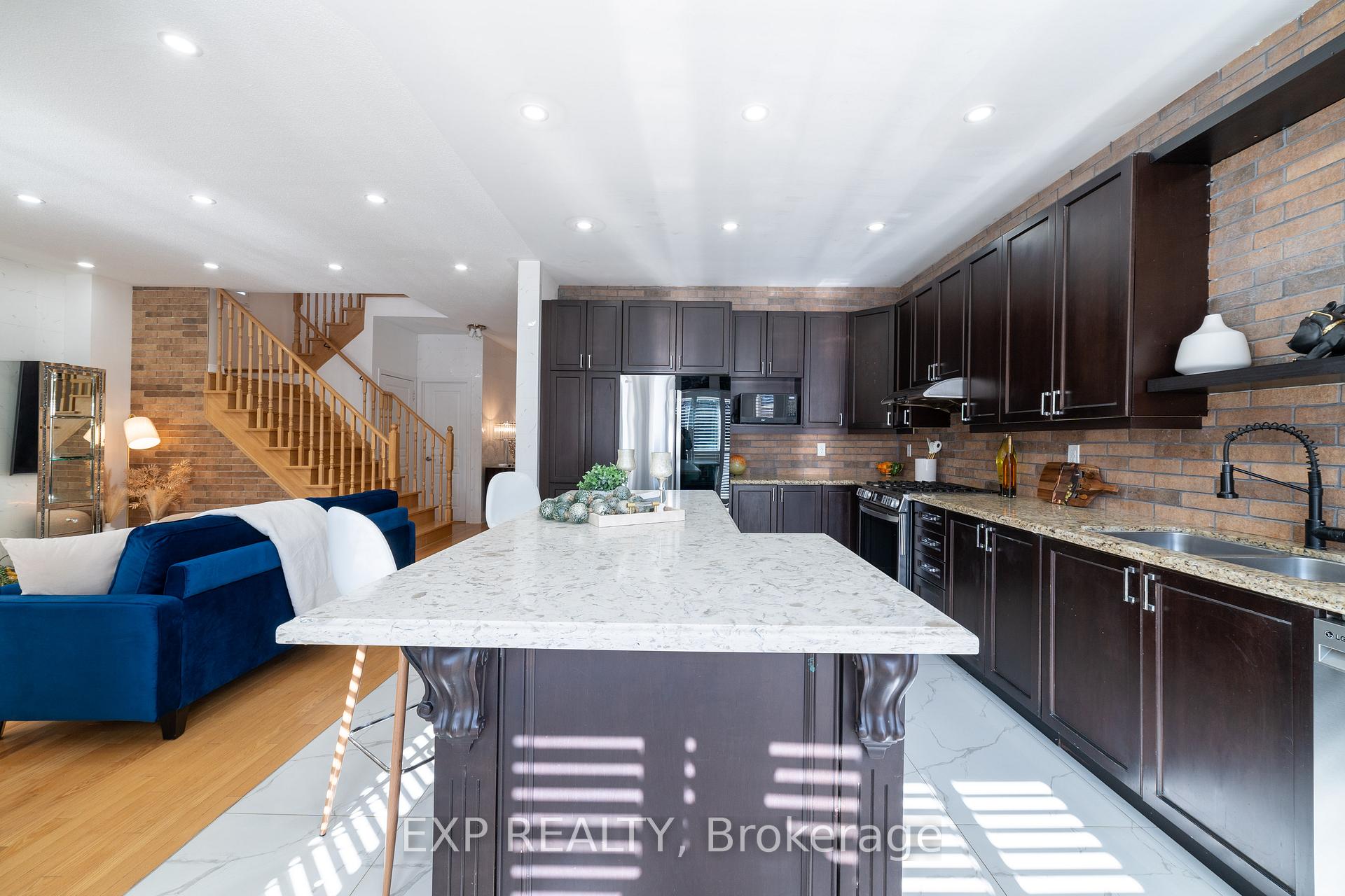 Photo 10 of 31 Kimble Avenue, Clarington, Bowmanville — HOMEH