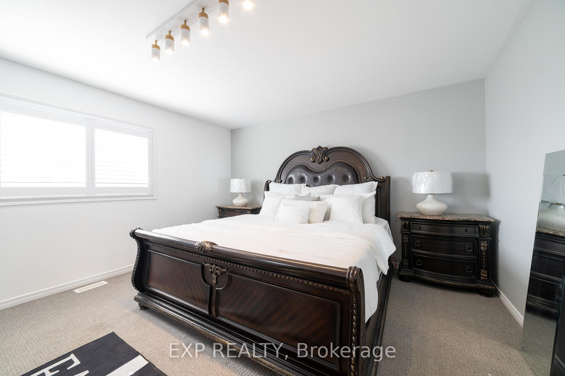 Photo 13 of 31 Kimble Avenue, Clarington, Bowmanville — HOMEH
