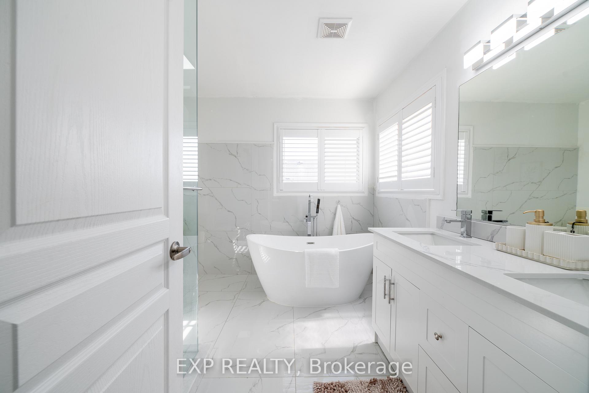 Photo 16 of 31 Kimble Avenue, Clarington, Bowmanville — HOMEH