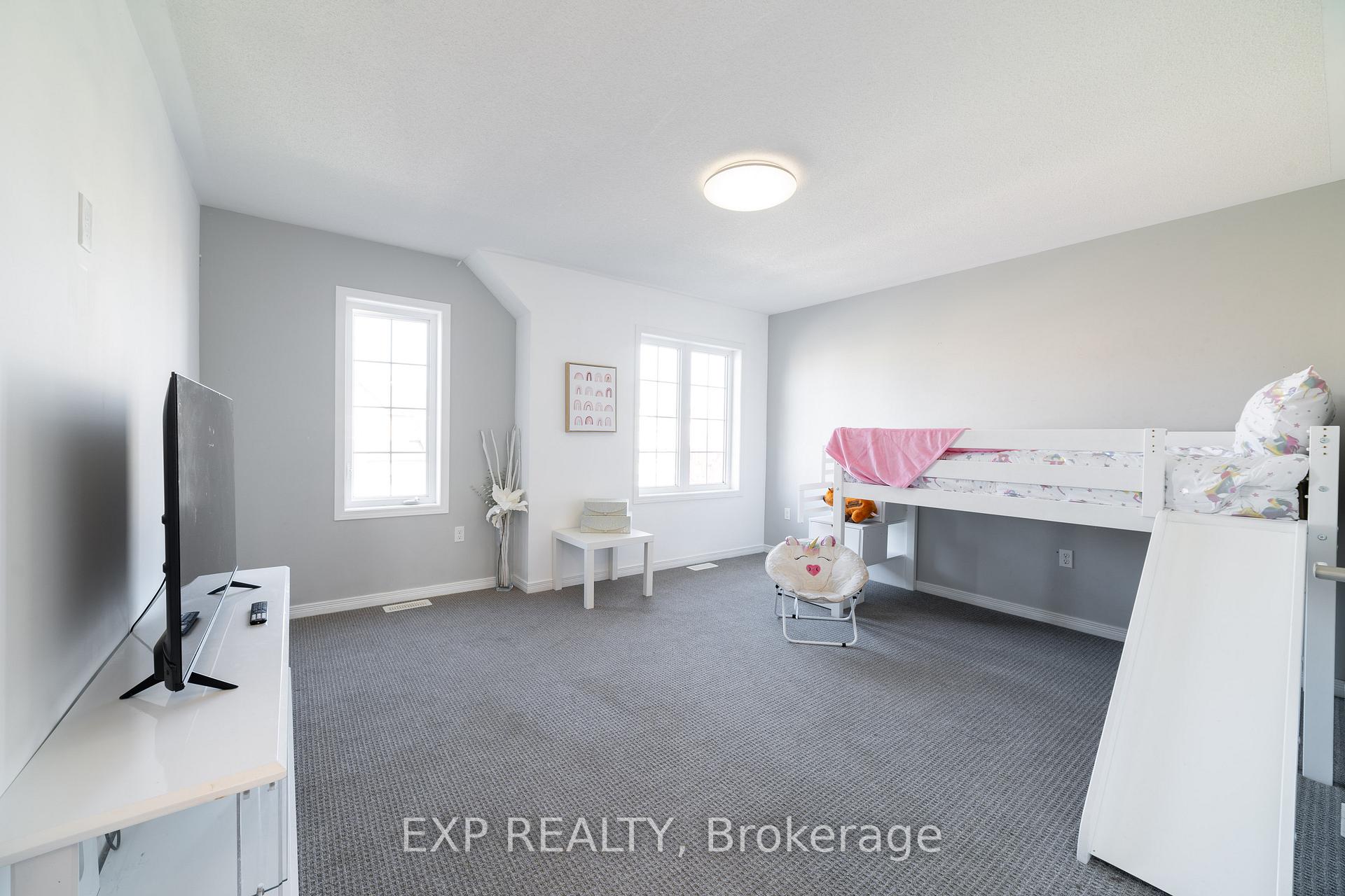 Photo 20 of 31 Kimble Avenue, Clarington, Bowmanville — HOMEH