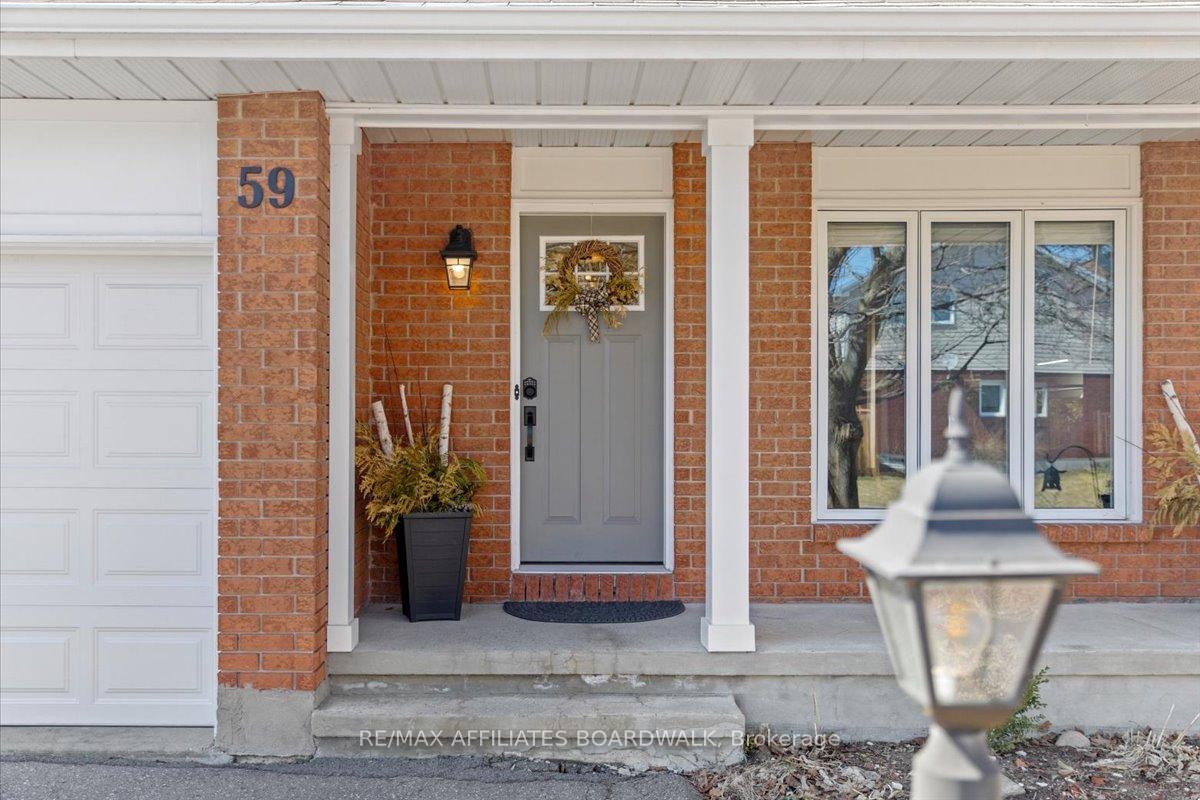Photo 3 of 59 Soho Crescent, Ottawa, Barrhaven - Heritage Park — HOMEH