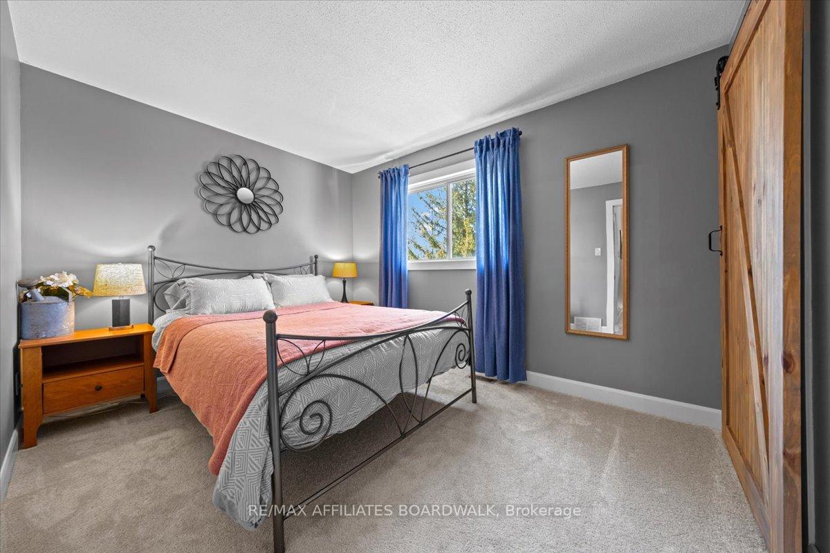 Photo 33 of 59 Soho Crescent, Ottawa, Barrhaven - Heritage Park — HOMEH