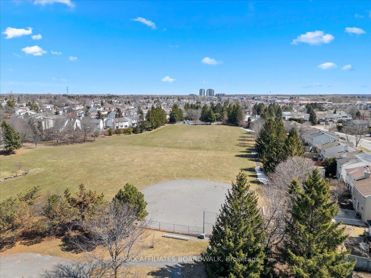 Photo 49 of 59 Soho Crescent, Ottawa, Barrhaven - Heritage Park — HOMEH