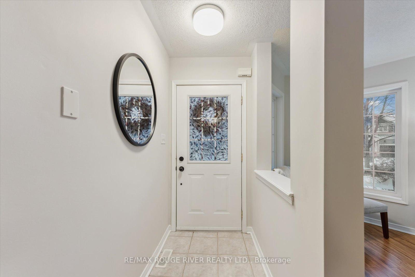 Photo 2 of 38 Stillwell Lane, Clarington, Newcastle — HOMEH