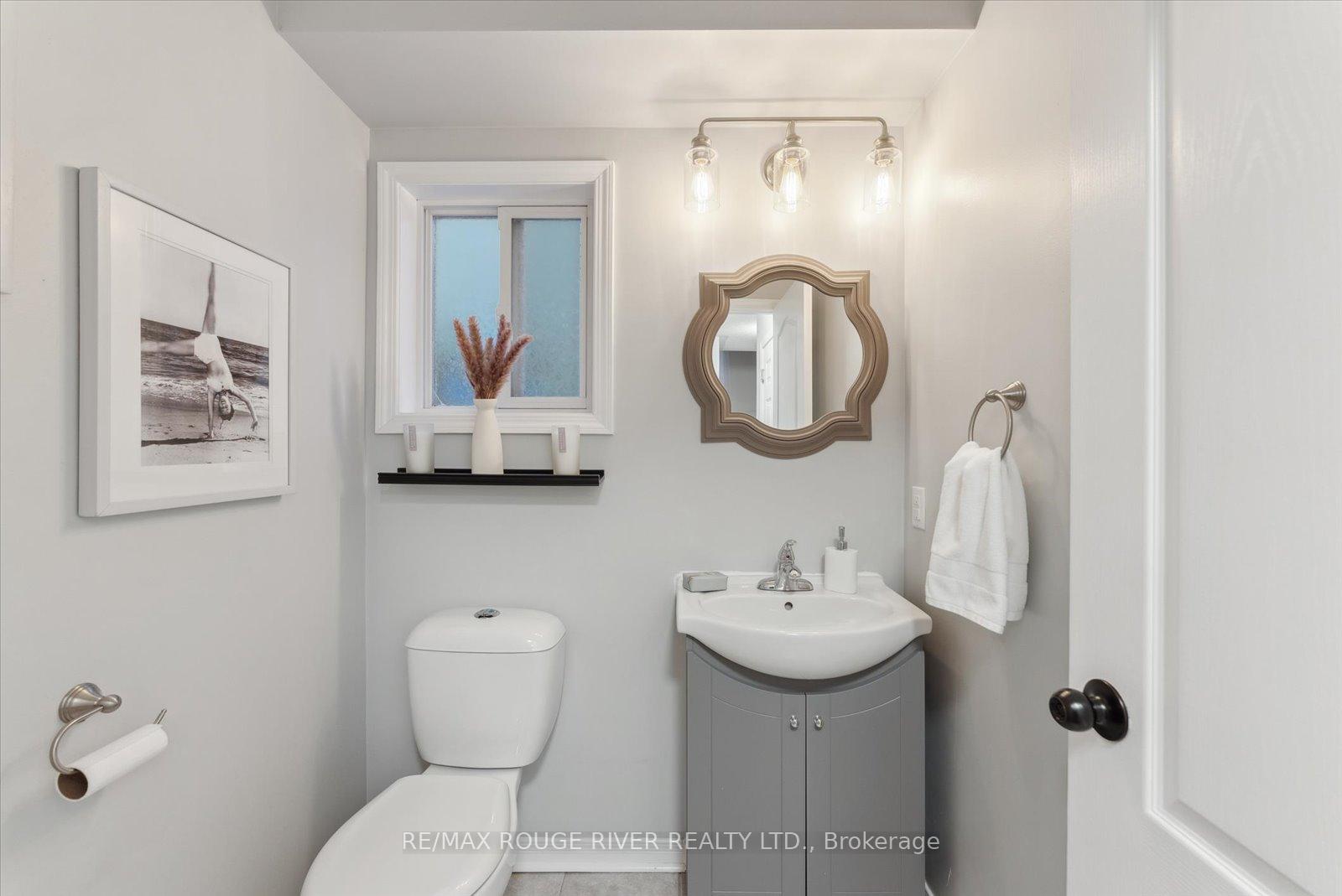 Photo 12 of 38 Stillwell Lane, Clarington, Newcastle — HOMEH