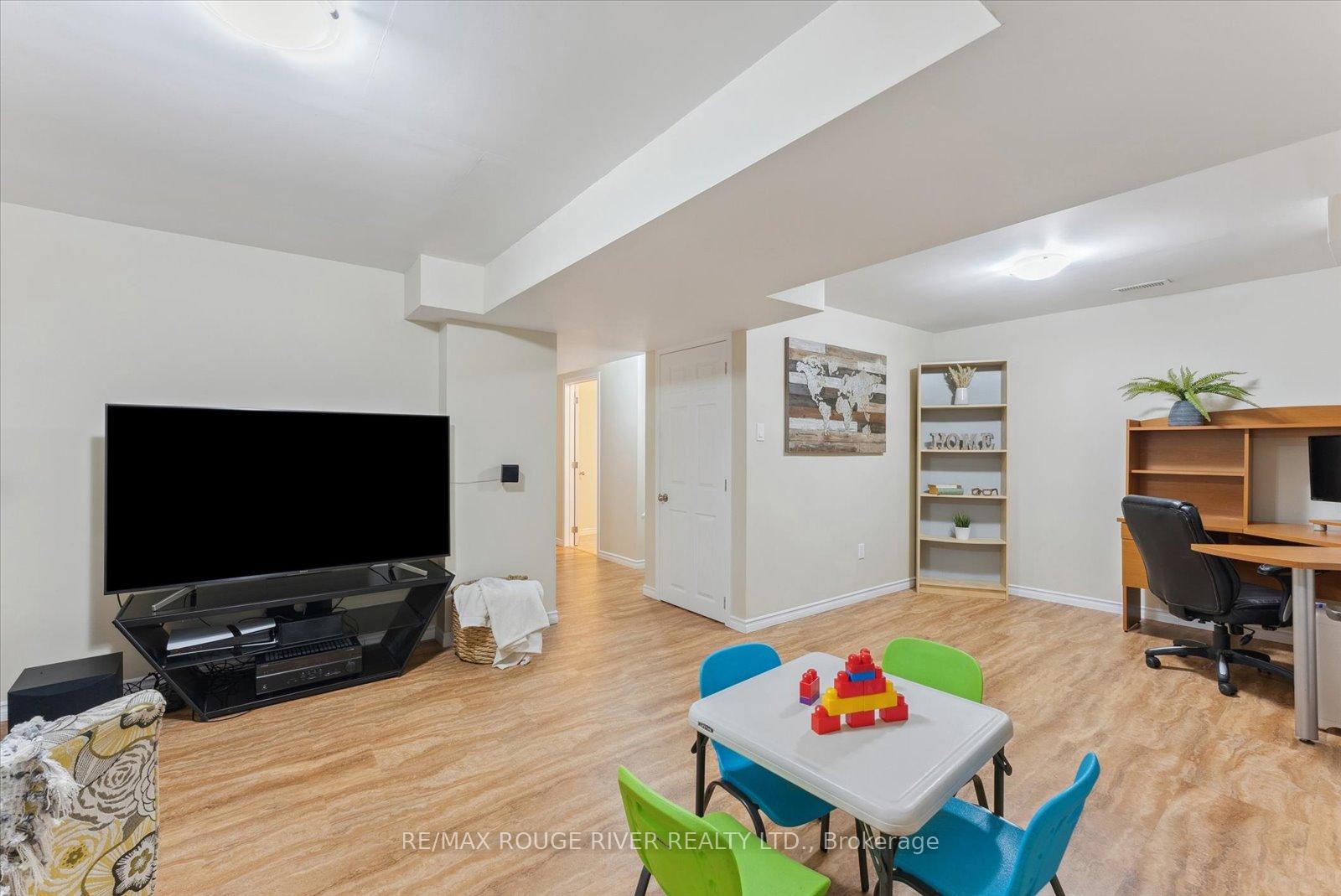 Photo 26 of 38 Stillwell Lane, Clarington, Newcastle — HOMEH
