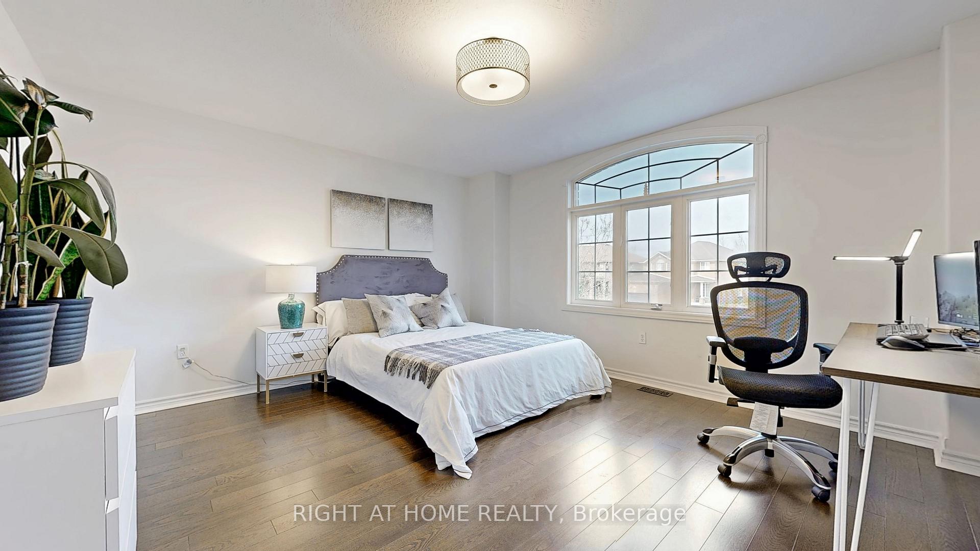 Photo 31 of 46 Prince William Way, Barrie, Innis-Shore — HOMEH