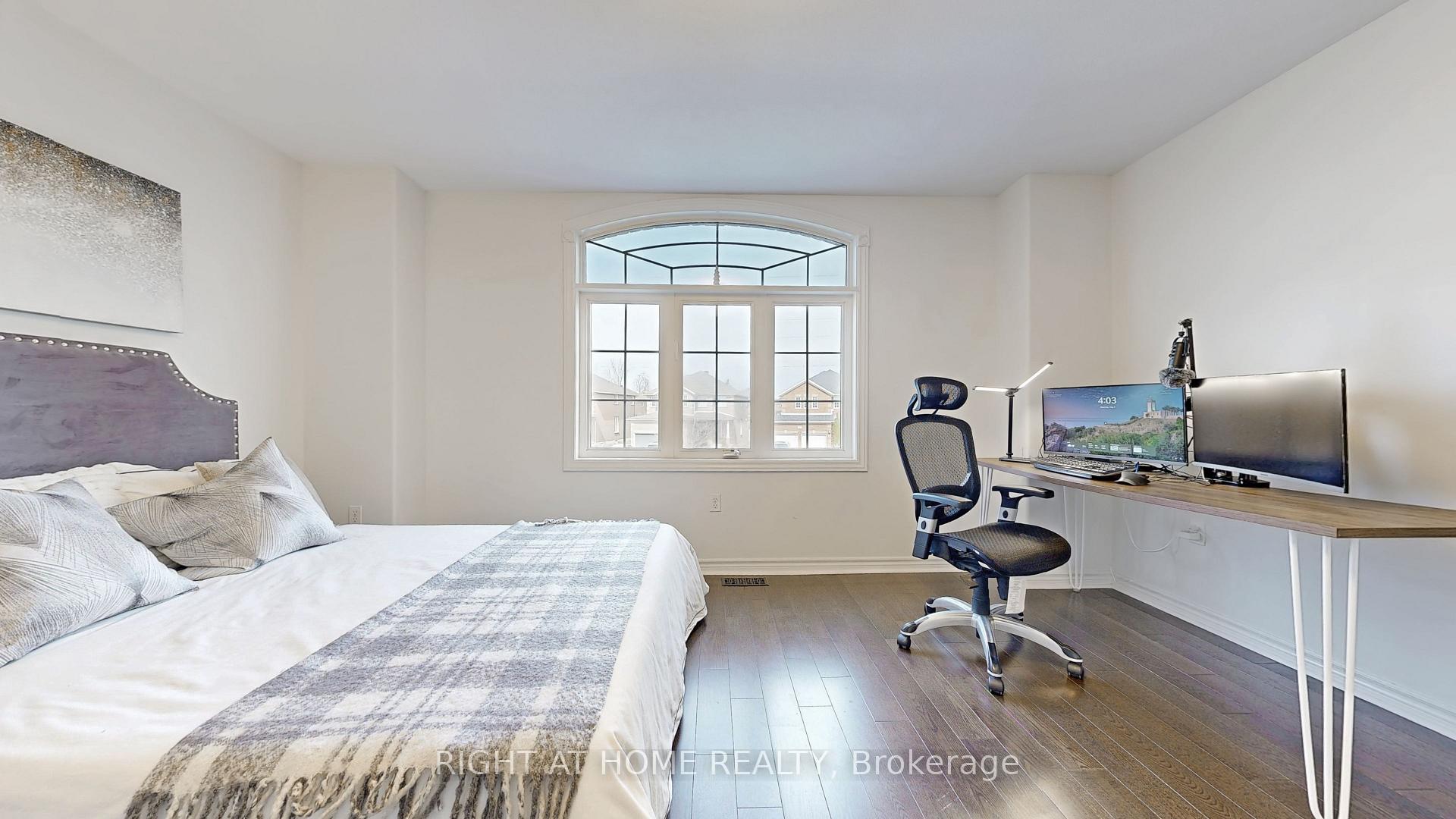 Photo 32 of 46 Prince William Way, Barrie, Innis-Shore — HOMEH