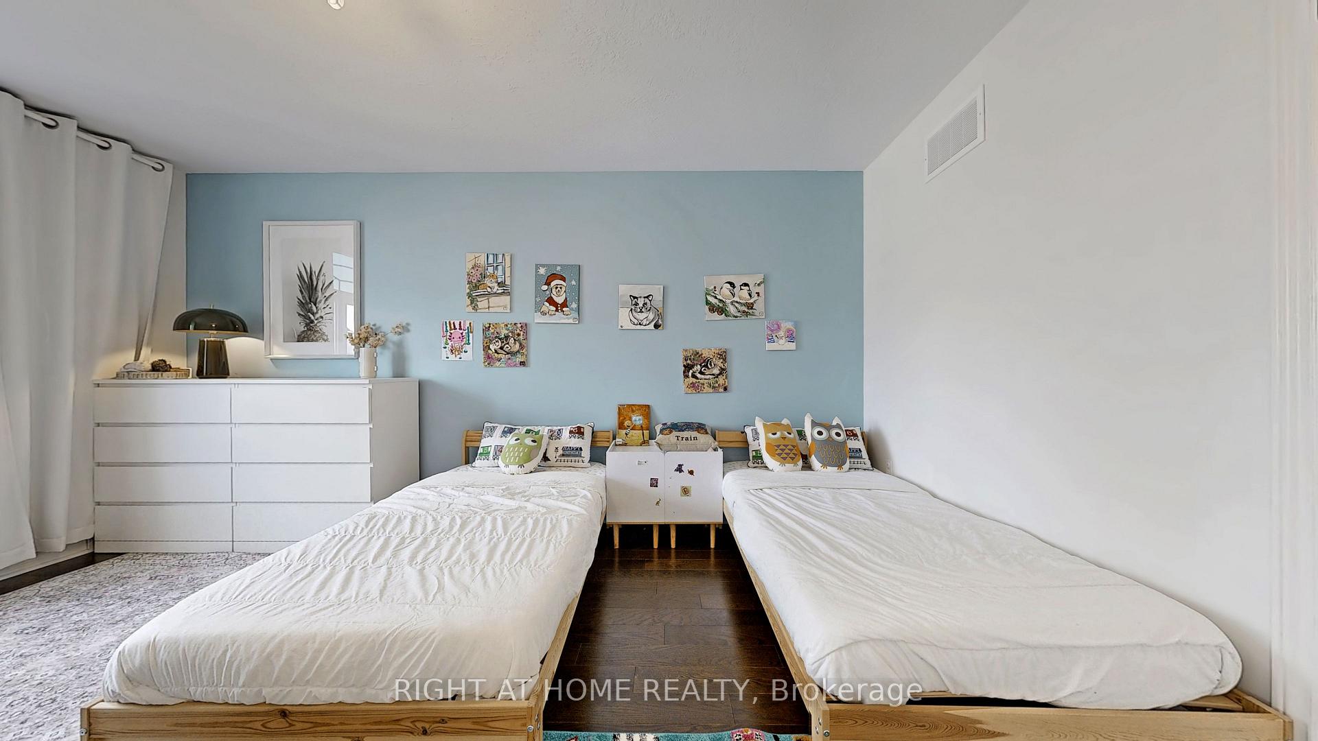 Photo 35 of 46 Prince William Way, Barrie, Innis-Shore — HOMEH