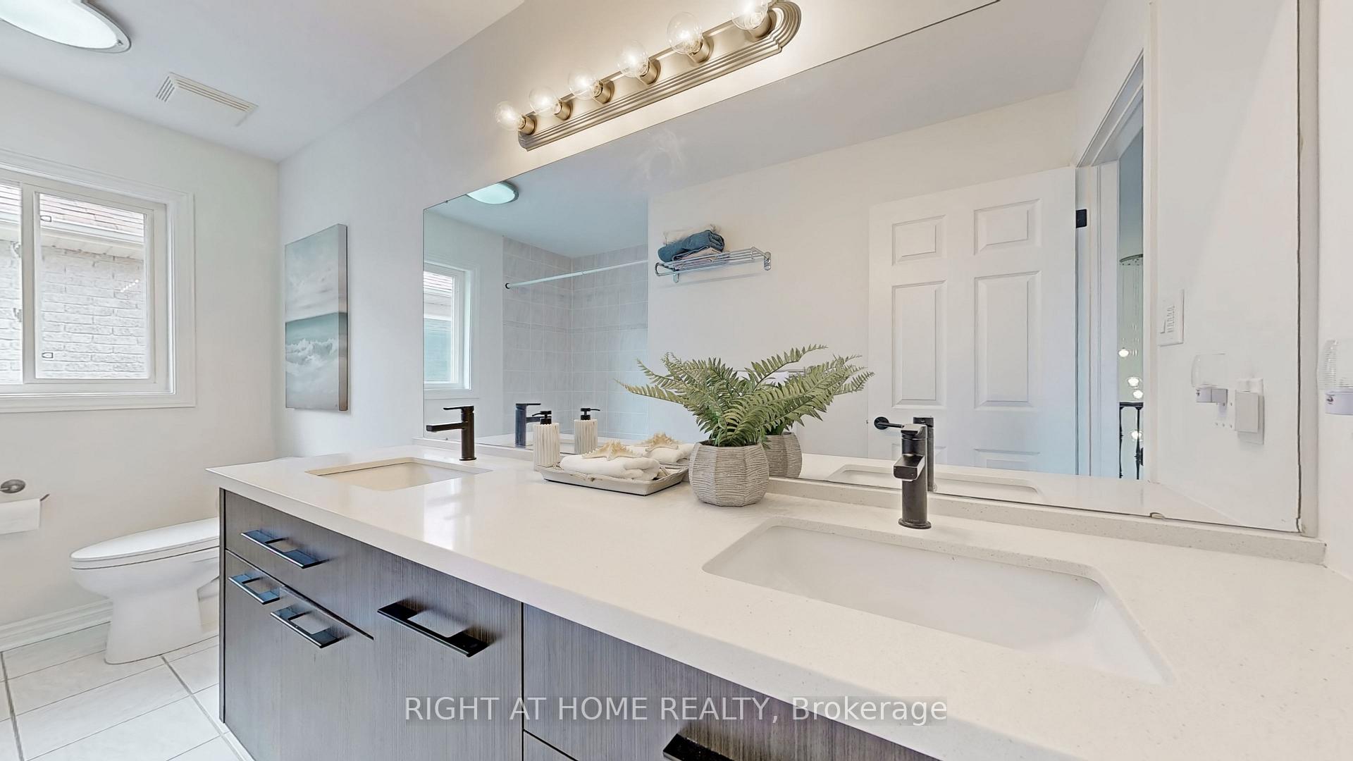 Photo 38 of 46 Prince William Way, Barrie, Innis-Shore — HOMEH