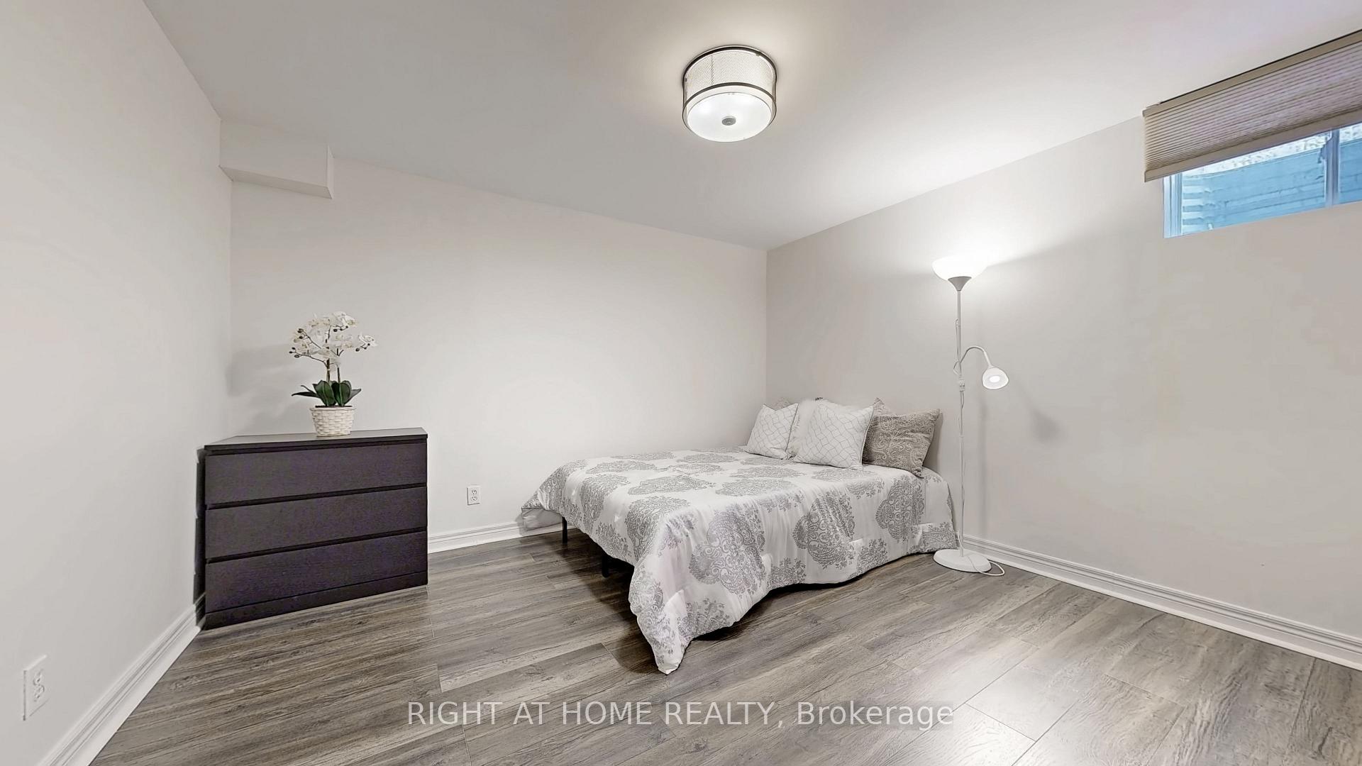 Photo 43 of 46 Prince William Way, Barrie, Innis-Shore — HOMEH
