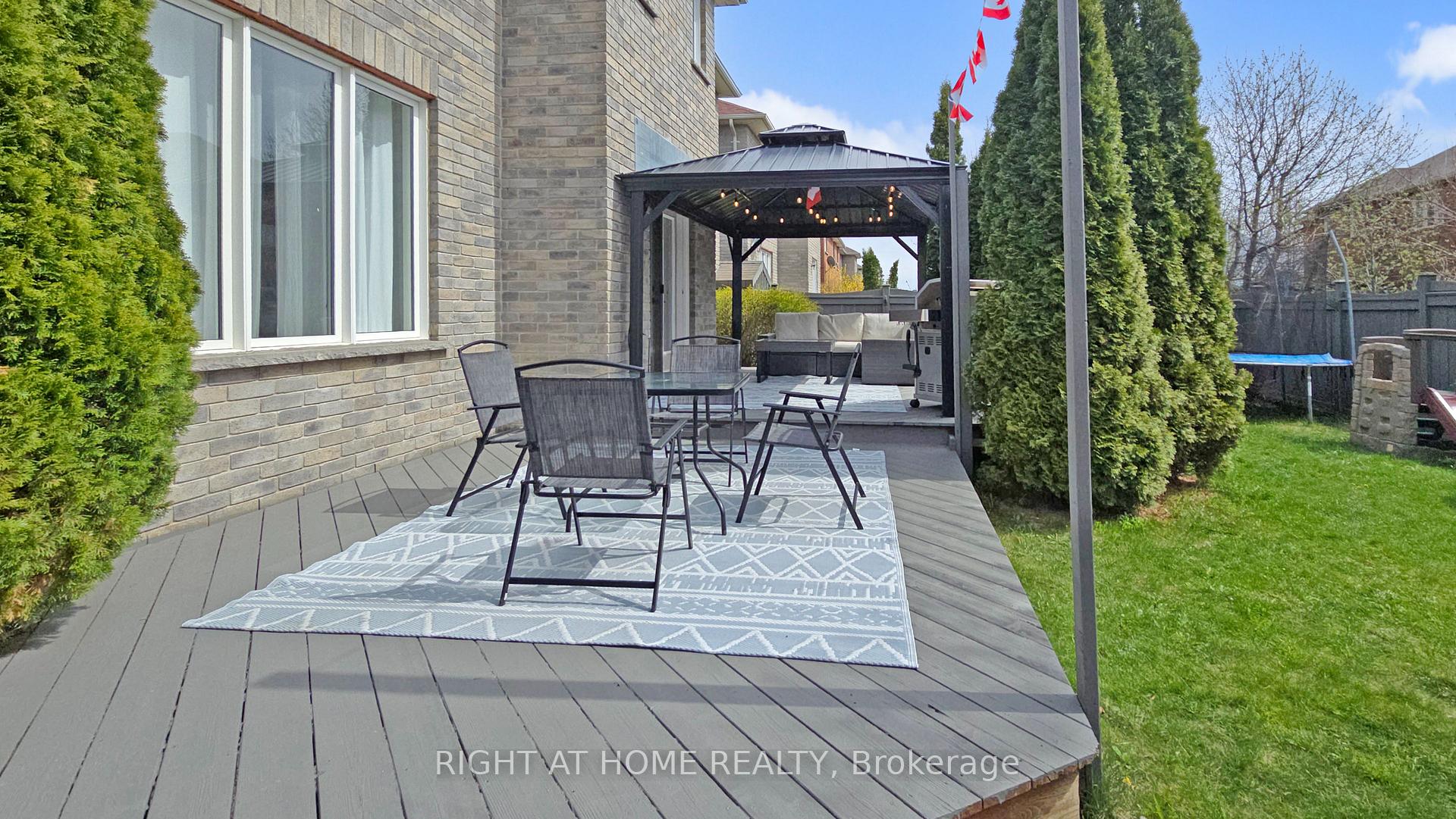 Photo 49 of 46 Prince William Way, Barrie, Innis-Shore — HOMEH