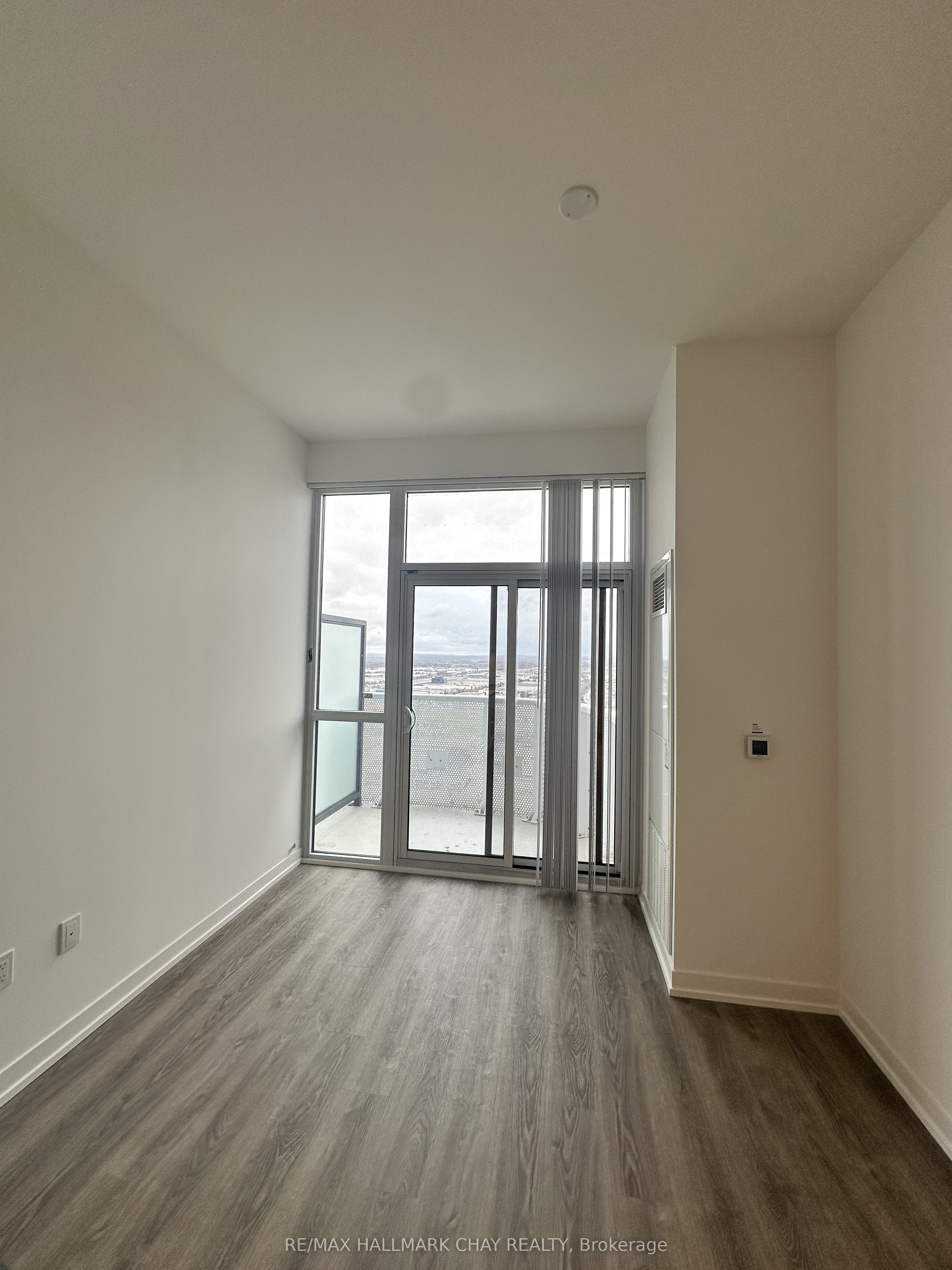 Photo 3 of Unit 3605, 8 interchange Way, Vaughan, Vaughan Corporate Centre — HOMEH