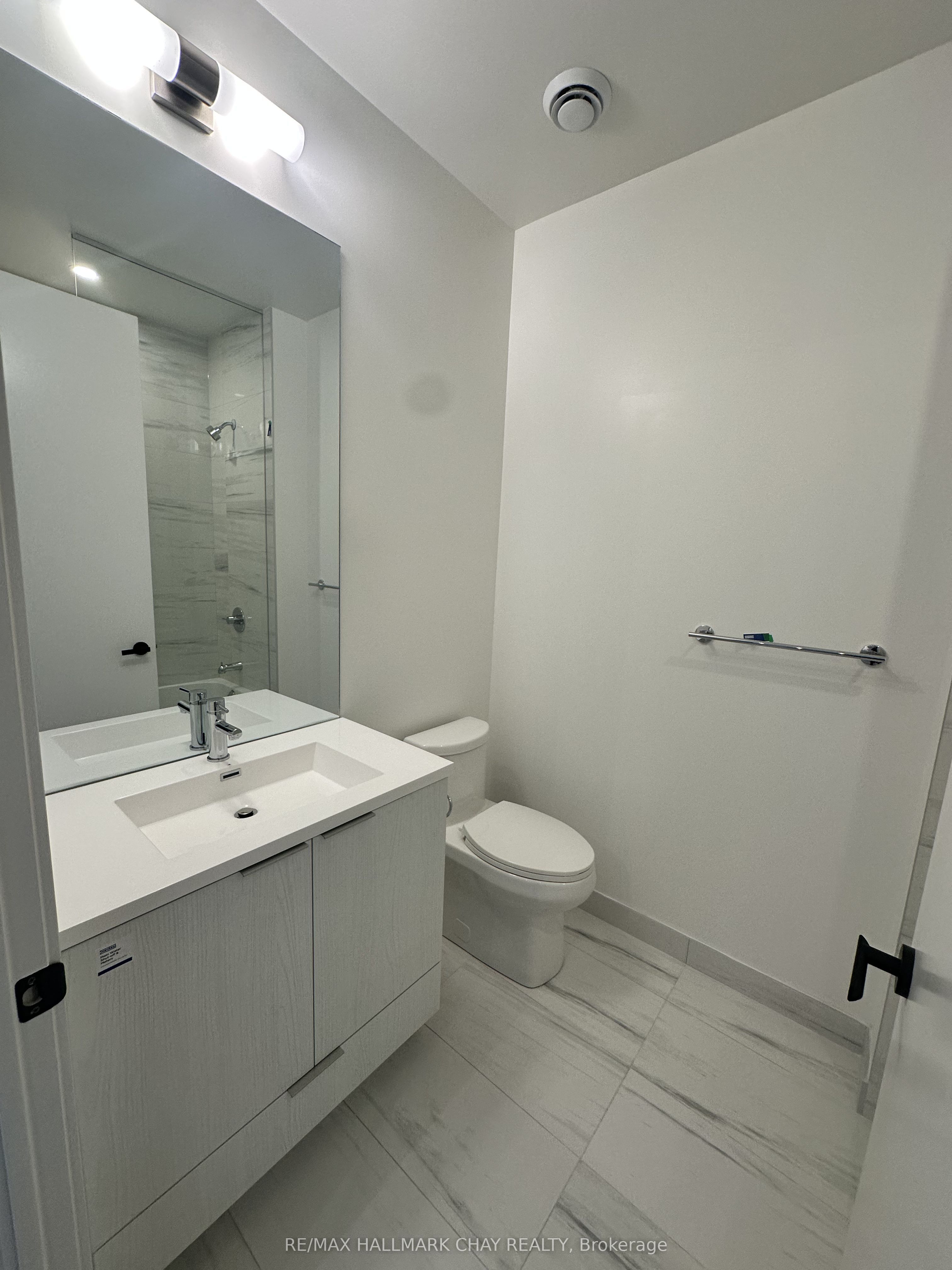 Photo 4 of Unit 3605, 8 interchange Way, Vaughan, Vaughan Corporate Centre — HOMEH