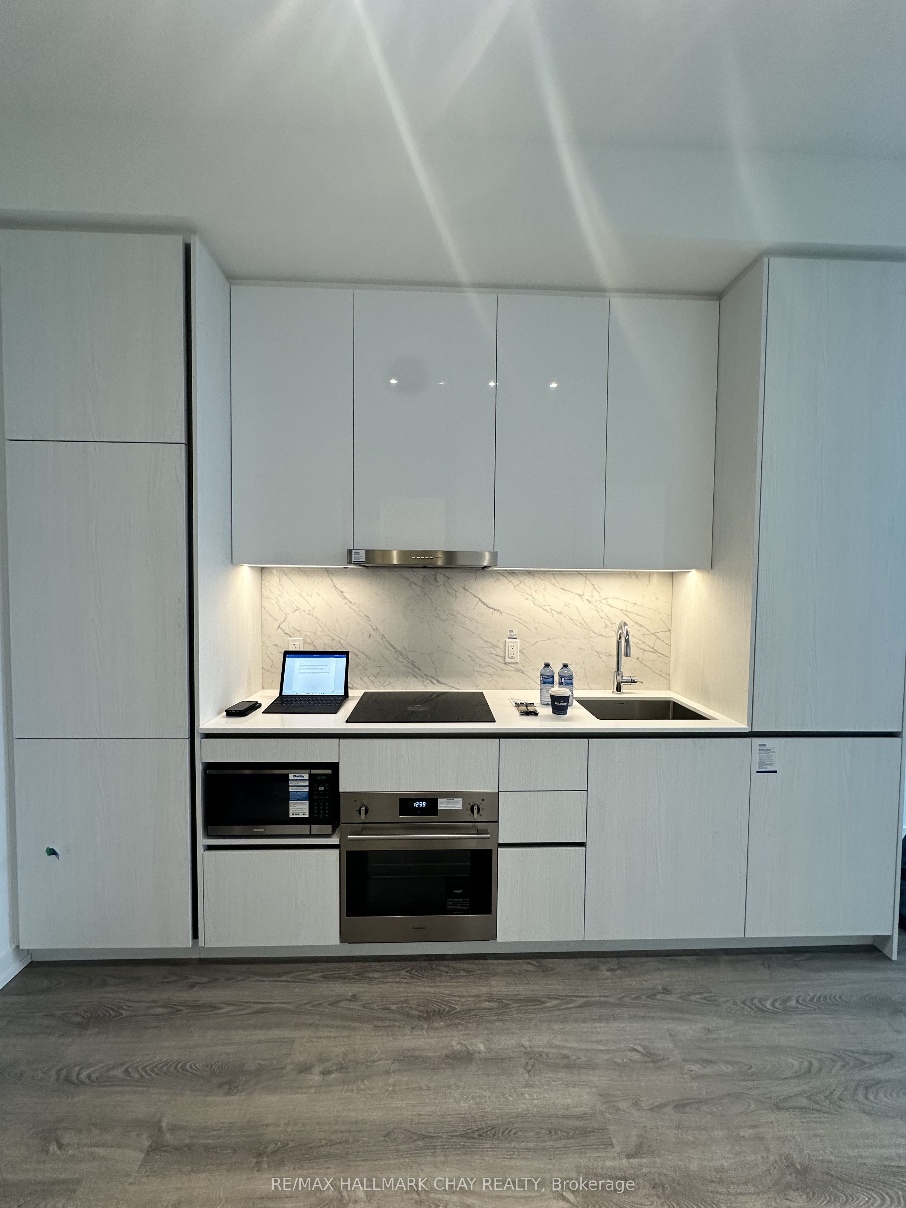 Photo 2 of Unit 3605, 8 interchange Way, Vaughan, Vaughan Corporate Centre — HOMEH