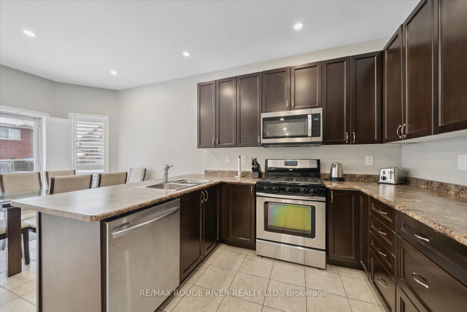 Photo 13 of 8 Kimble Avenue, Clarington, Bowmanville — HOMEH