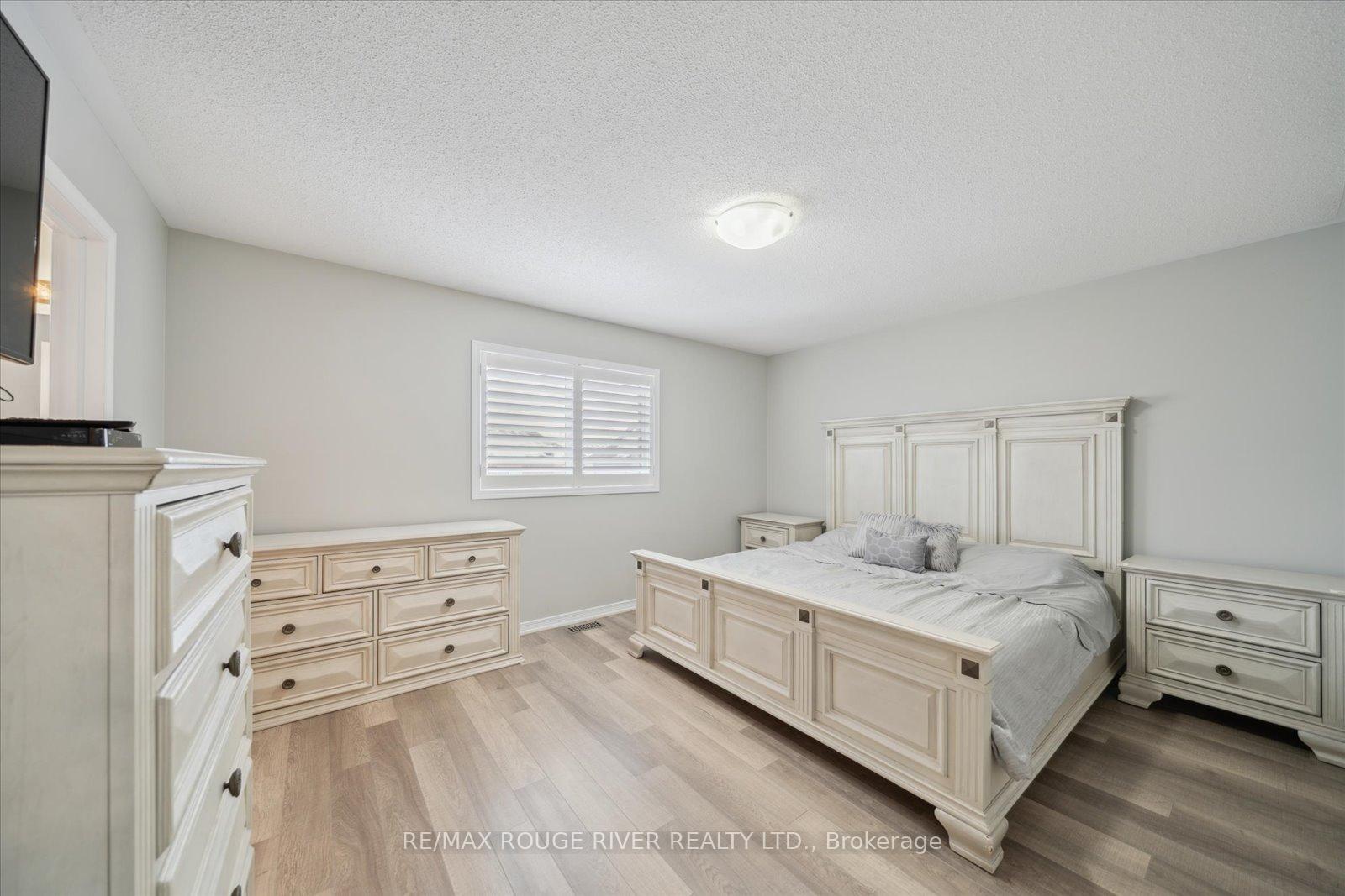 Photo 18 of 8 Kimble Avenue, Clarington, Bowmanville — HOMEH