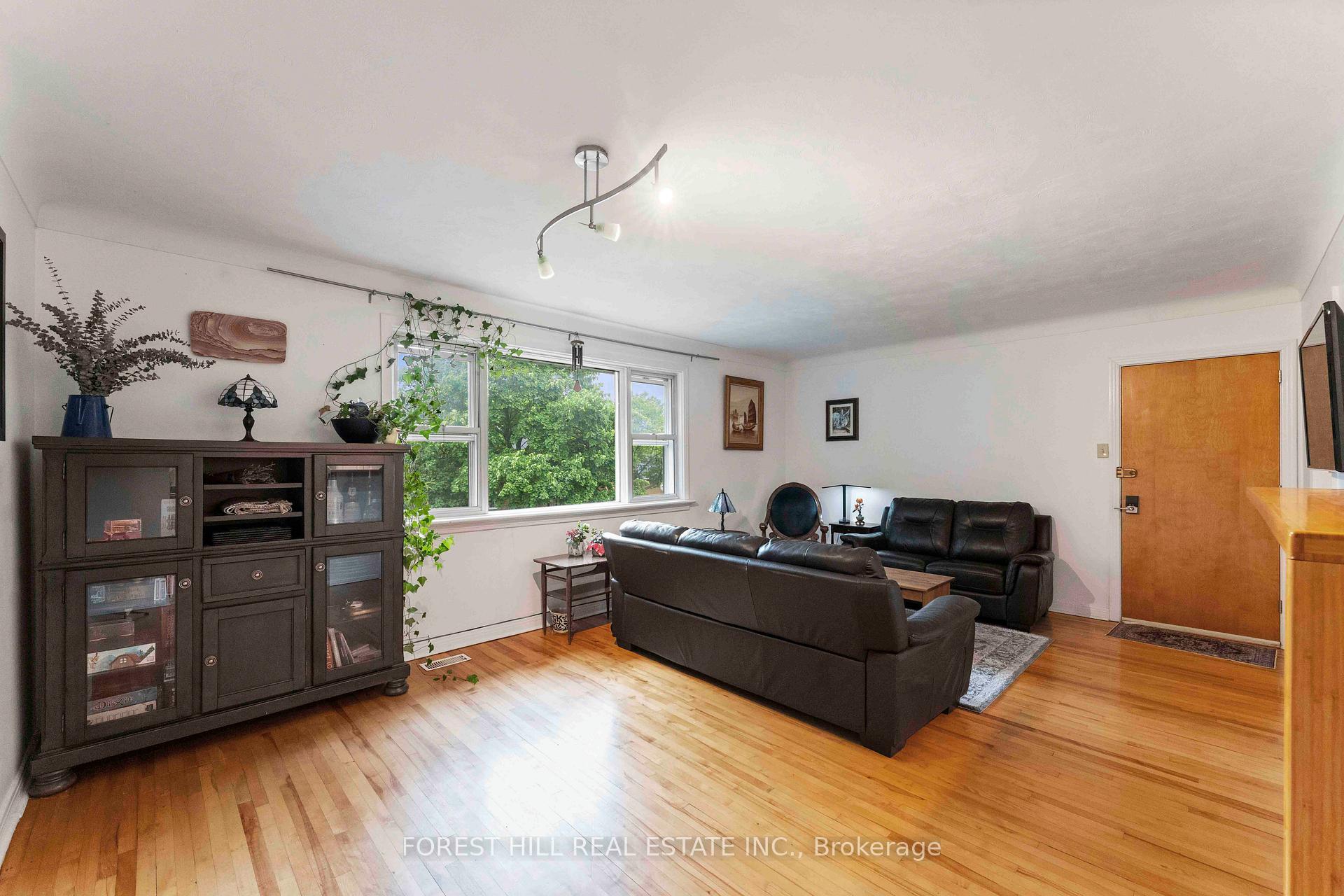 Photo 2 of Unit 2, 964 Bakervale Drive, Ottawa, Carlington — HOMEH