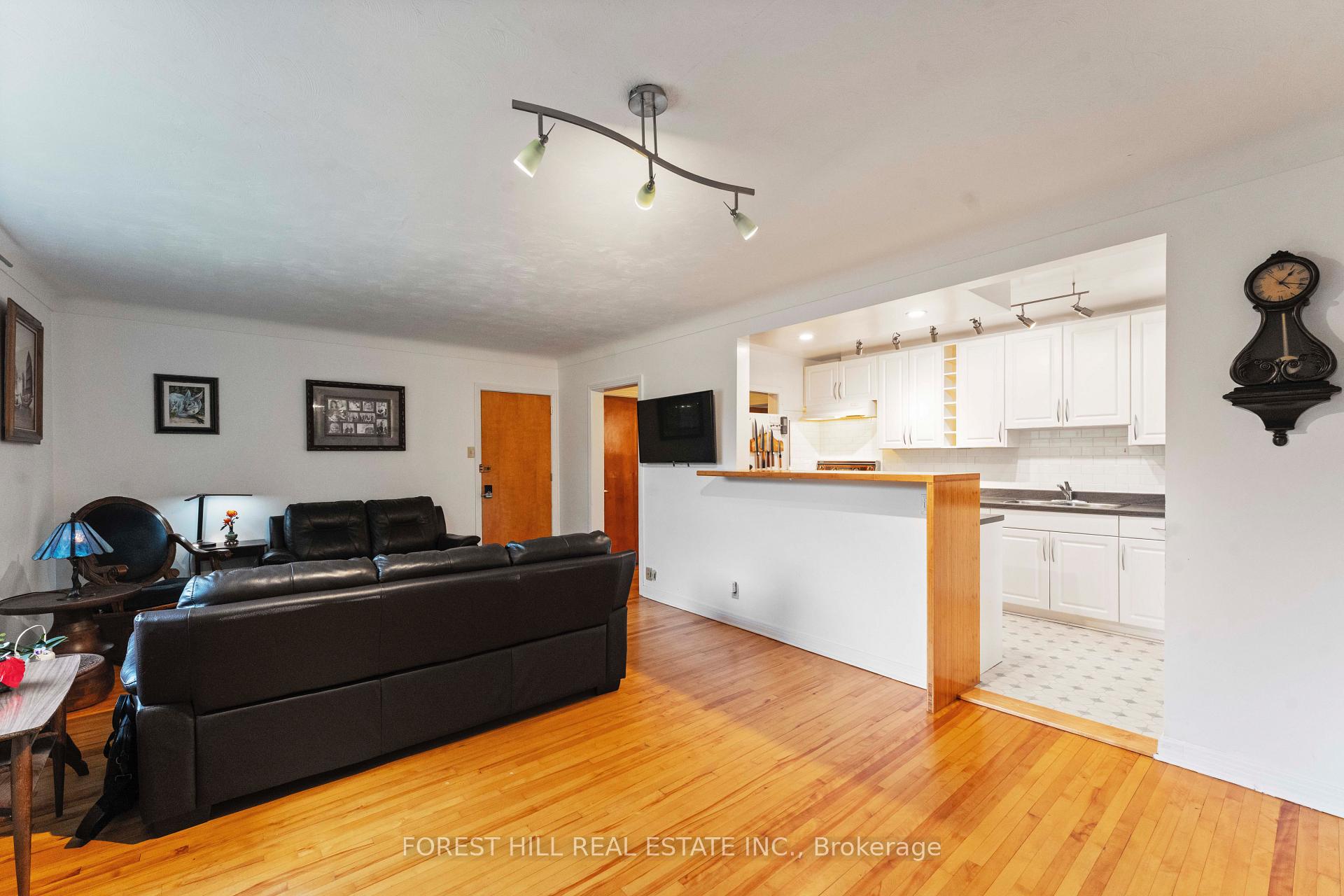 Photo 4 of Unit 2, 964 Bakervale Drive, Ottawa, Carlington — HOMEH