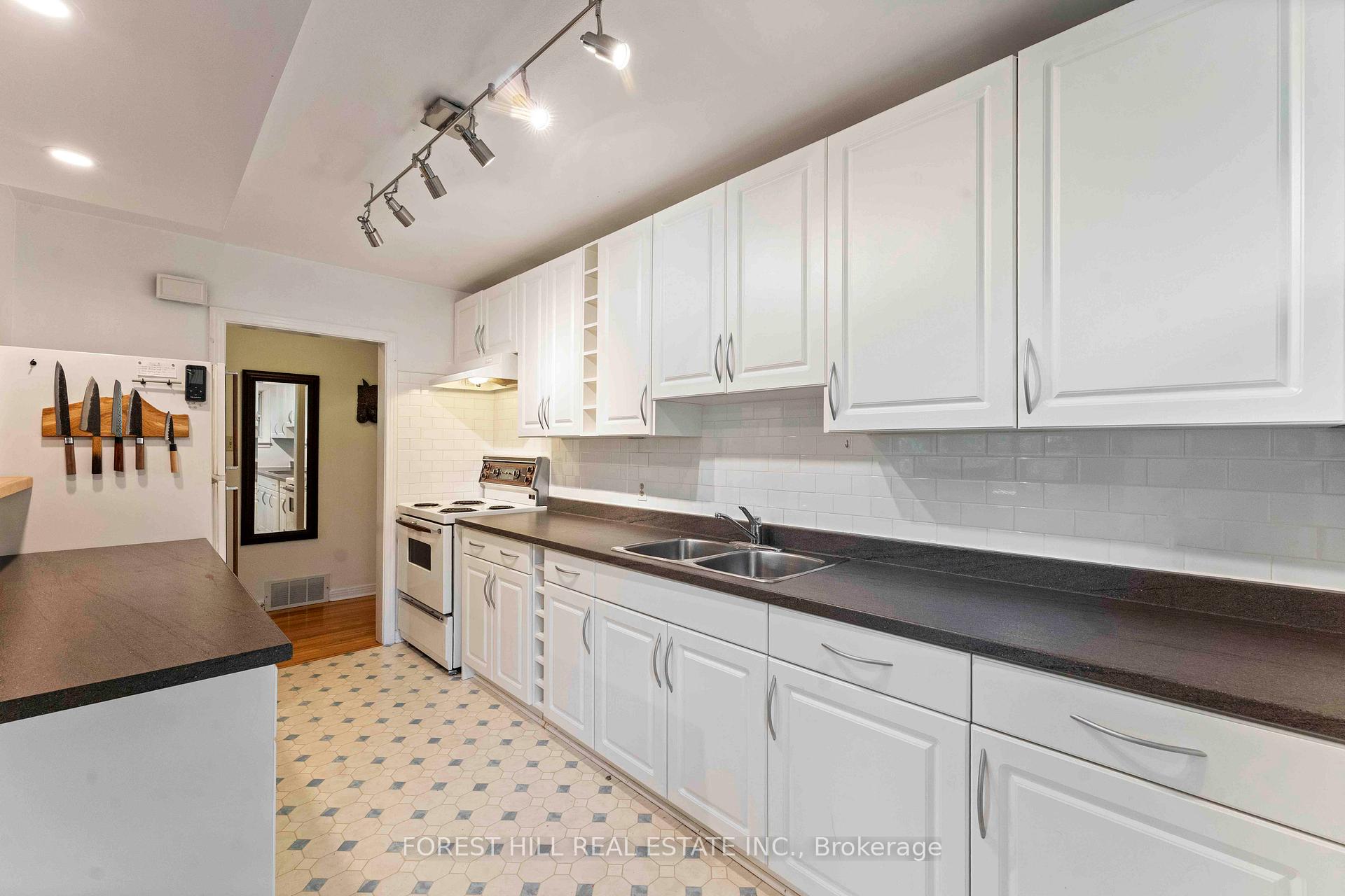 Photo 7 of Unit 2, 964 Bakervale Drive, Ottawa, Carlington — HOMEH