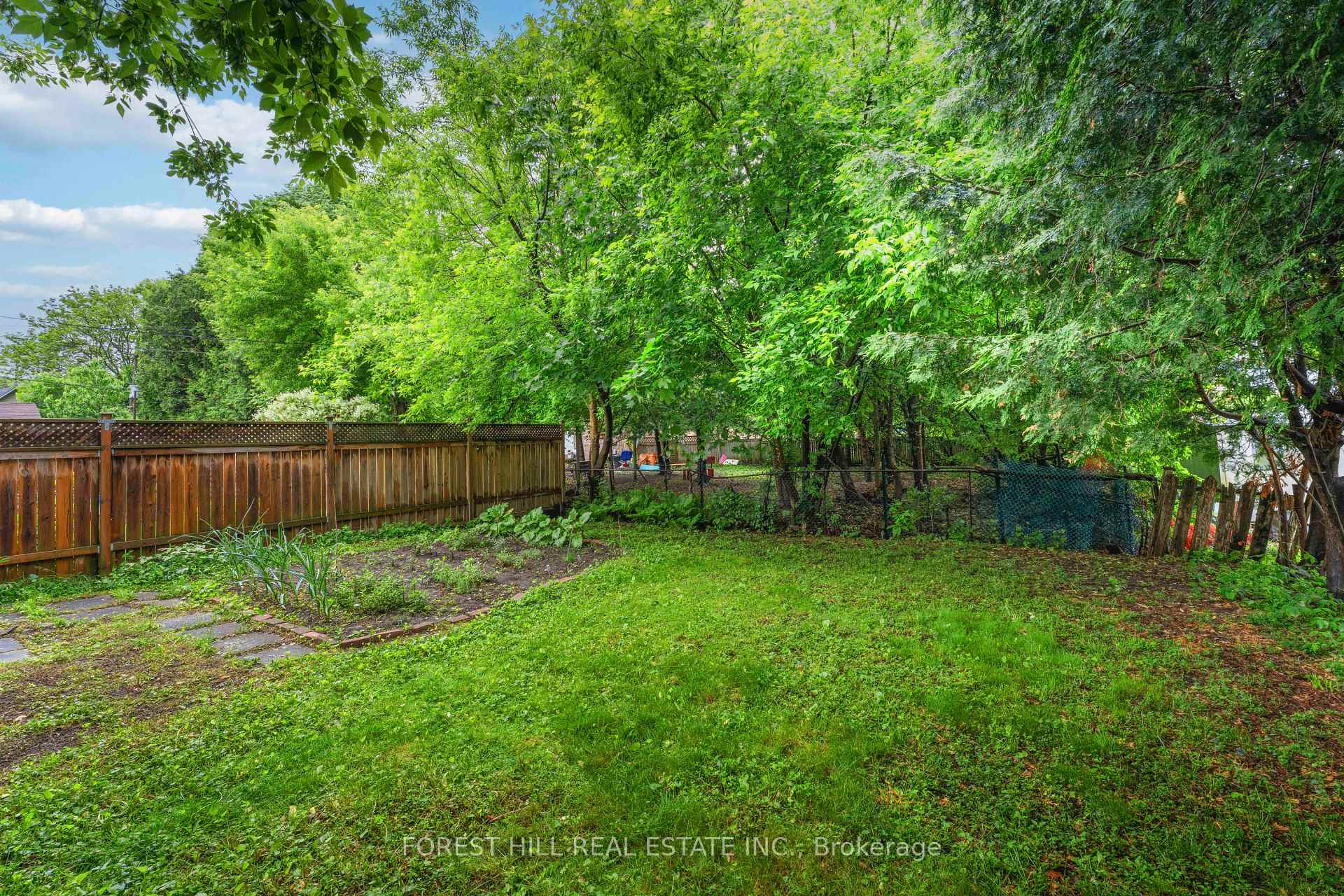 Photo 19 of Unit 2, 964 Bakervale Drive, Ottawa, Carlington — HOMEH