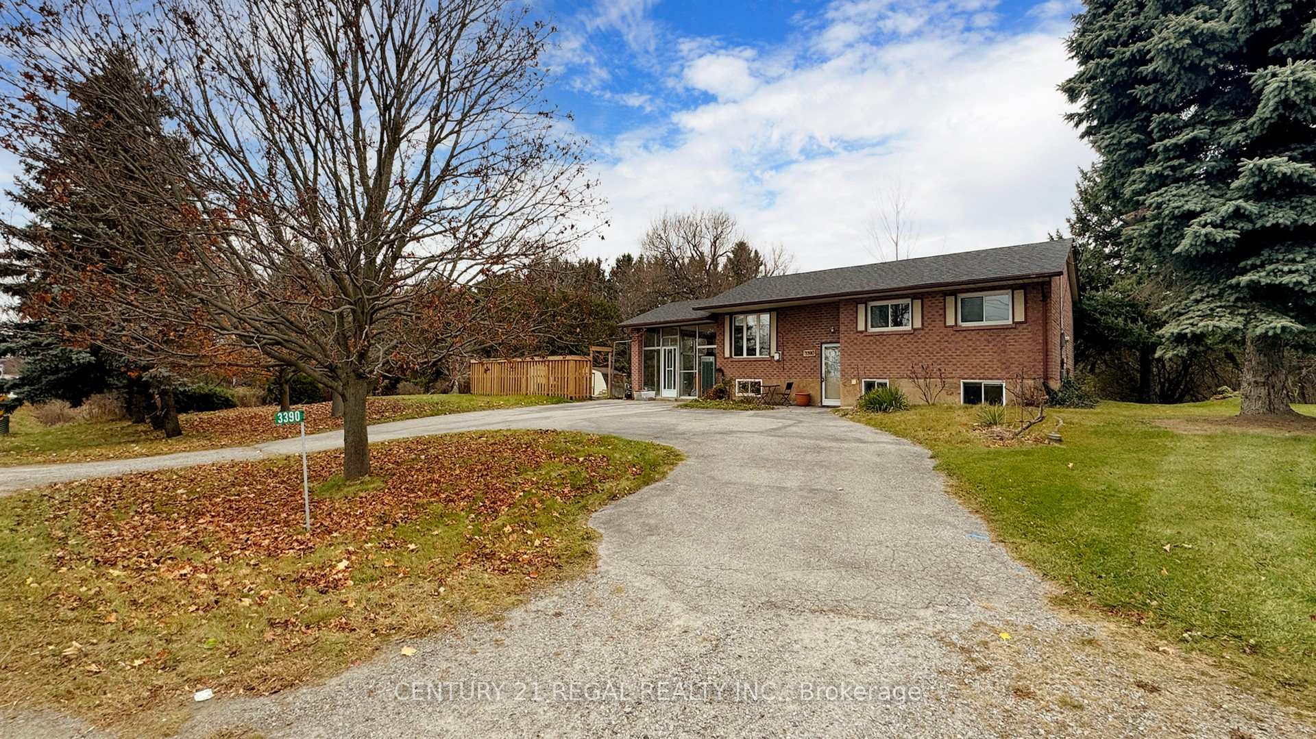 Photo 3 of 3390 Highway 2, Clarington, Newcastle — HOMEH
