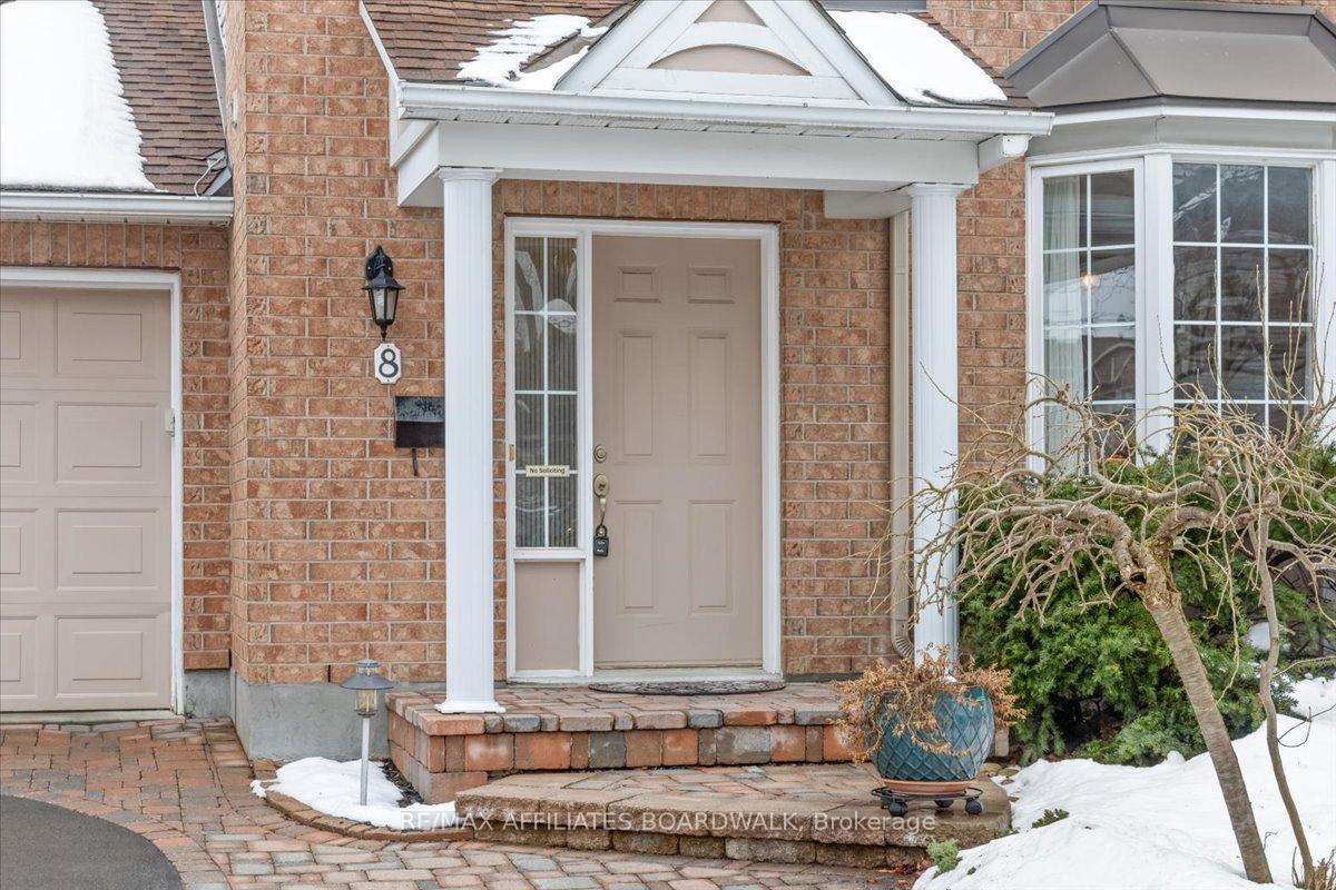 Photo 3 of 8 Stonepointe Avenue, Ottawa, Barrhaven East — HOMEH