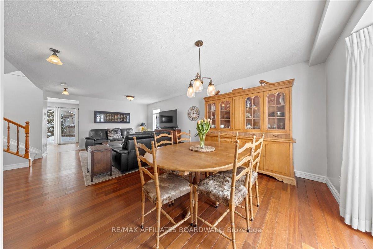 Photo 9 of 8 Stonepointe Avenue, Ottawa, Barrhaven East — HOMEH