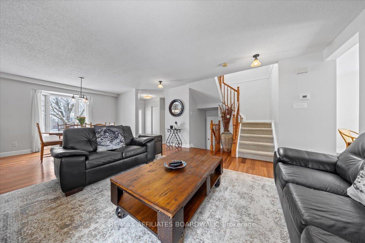 Photo 11 of 8 Stonepointe Avenue, Ottawa, Barrhaven East — HOMEH
