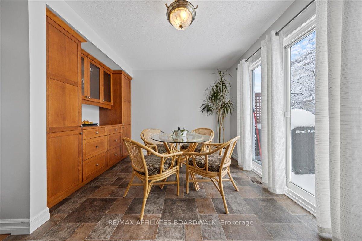 Photo 13 of 8 Stonepointe Avenue, Ottawa, Barrhaven East — HOMEH