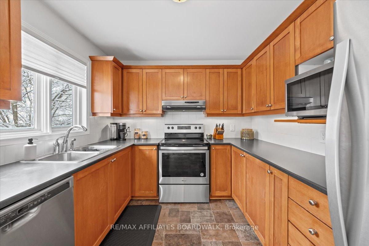 Photo 15 of 8 Stonepointe Avenue, Ottawa, Barrhaven East — HOMEH