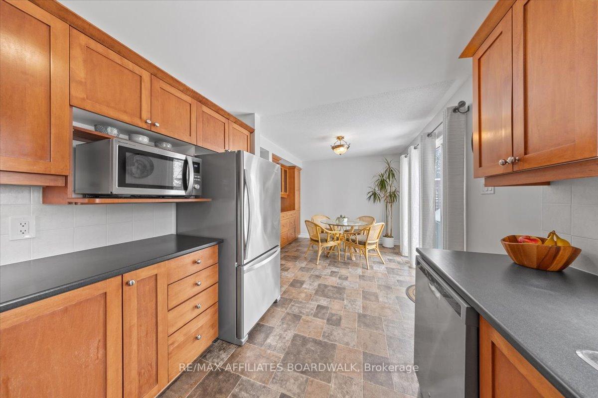 Photo 18 of 8 Stonepointe Avenue, Ottawa, Barrhaven East — HOMEH