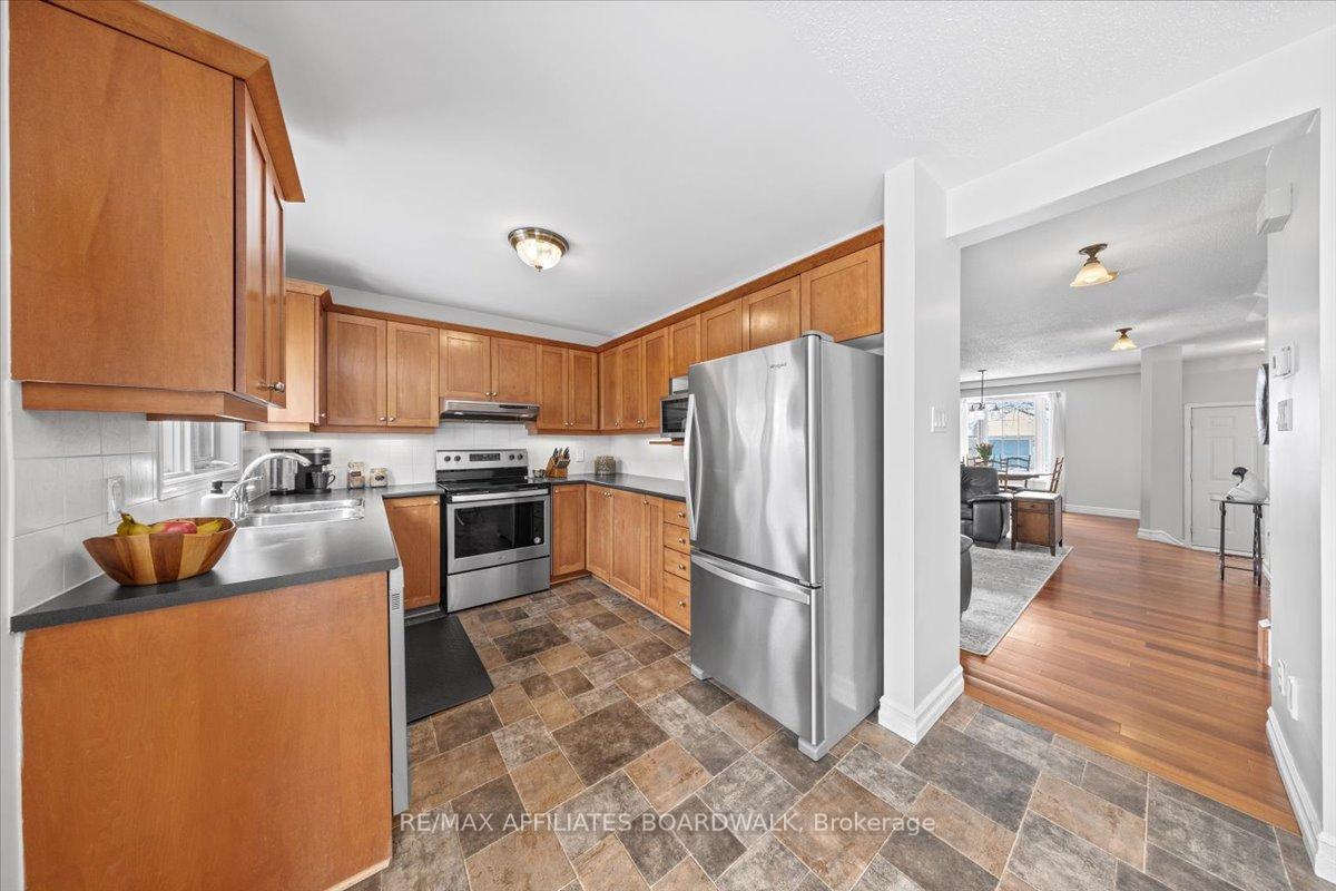 Photo 19 of 8 Stonepointe Avenue, Ottawa, Barrhaven East — HOMEH