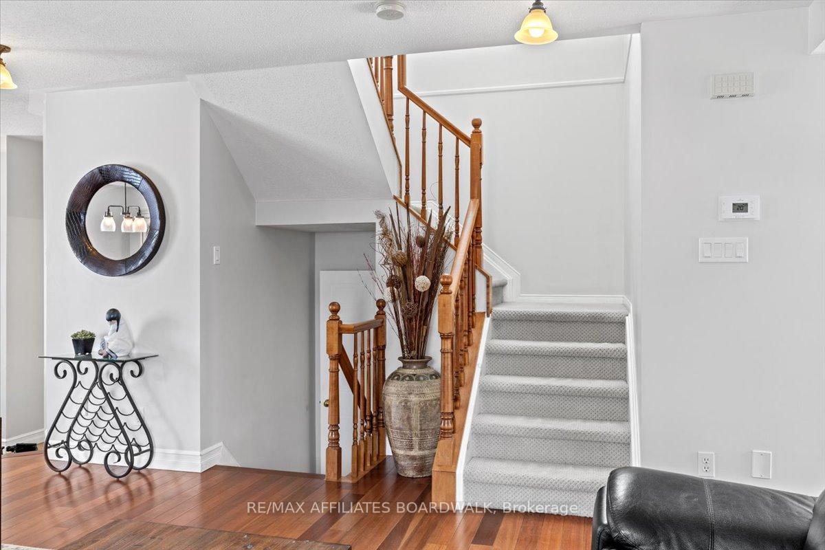 Photo 21 of 8 Stonepointe Avenue, Ottawa, Barrhaven East — HOMEH