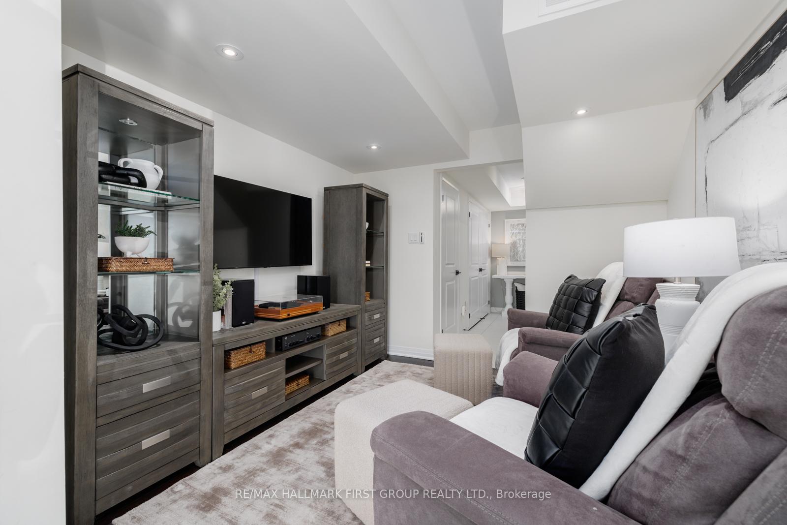 Photo 5 of 22 King William Way, Clarington, Bowmanville — HOMEH
