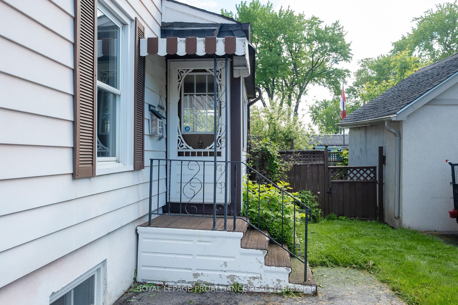 Photo 32 of 5 Albion Street, Belleville, Belleville Ward — HOMEH