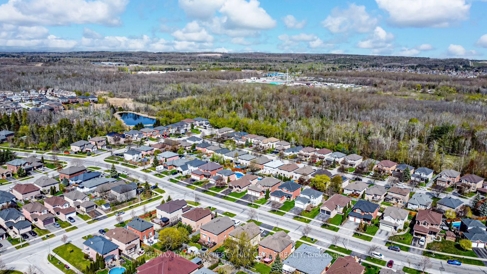 Photo 2 of 64 Summerset Drive, Barrie, Ardagh — HOMEH
