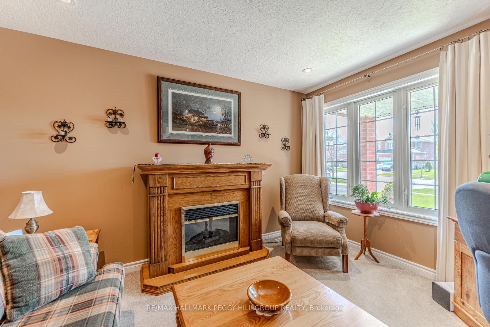 Photo 8 of 64 Summerset Drive, Barrie, Ardagh — HOMEH