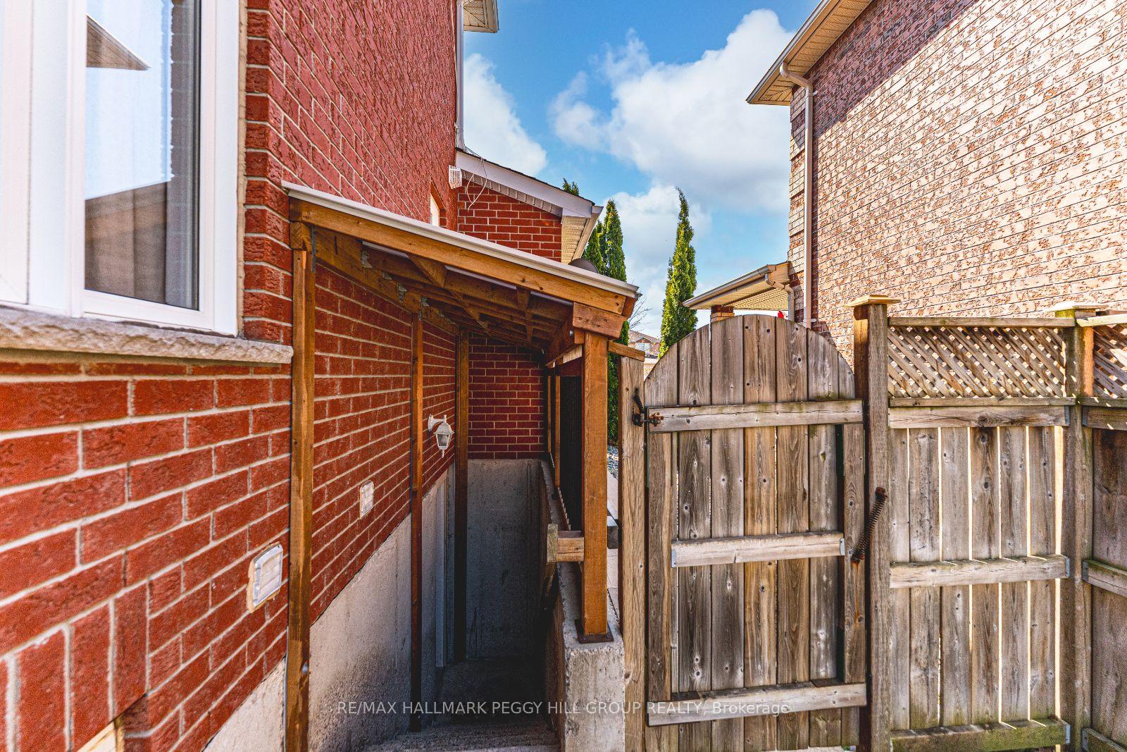 Photo 23 of 64 Summerset Drive, Barrie, Ardagh — HOMEH