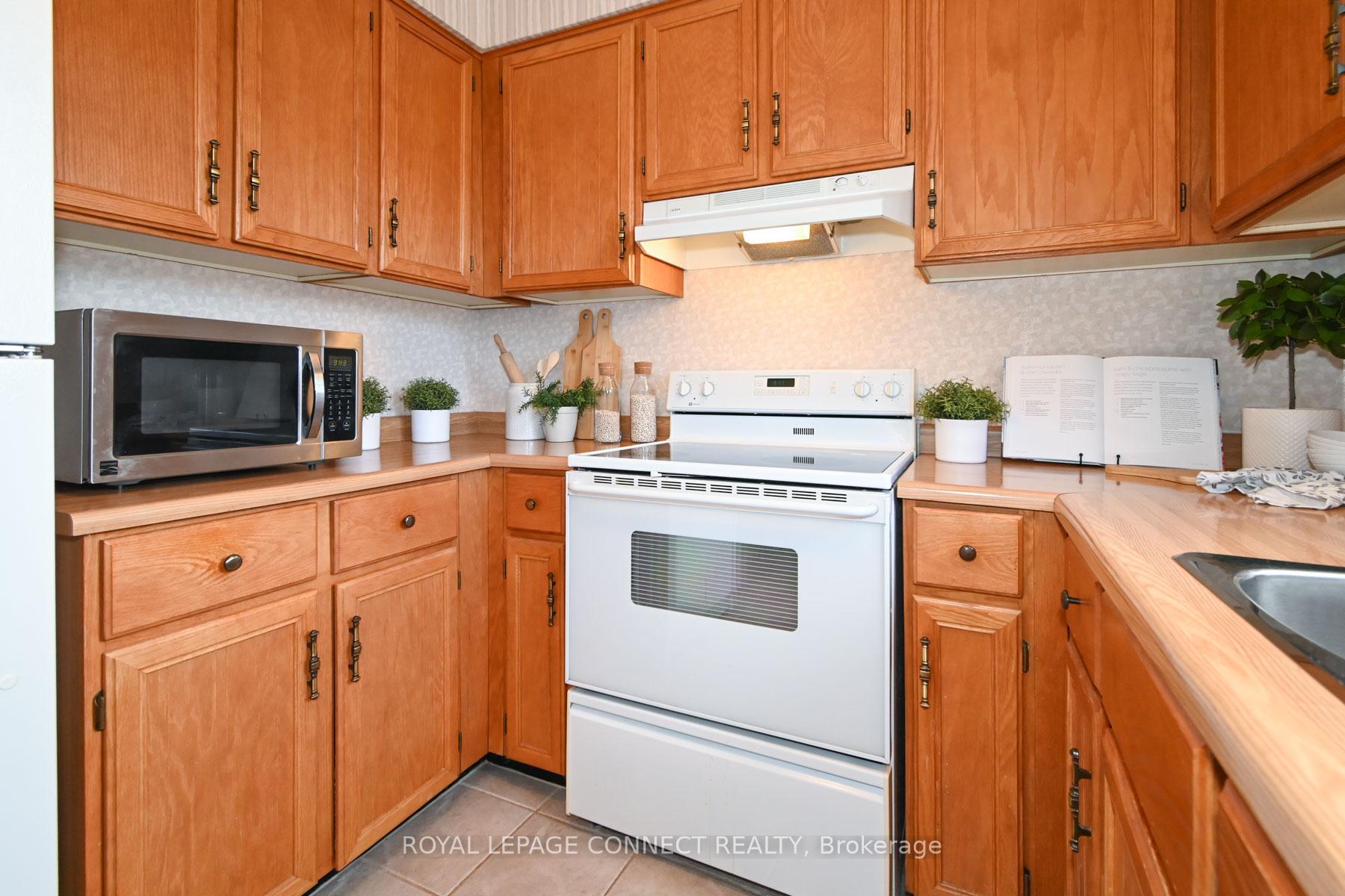 Photo 5 of 148 Centerfield Drive, Clarington, Courtice — HOMEH