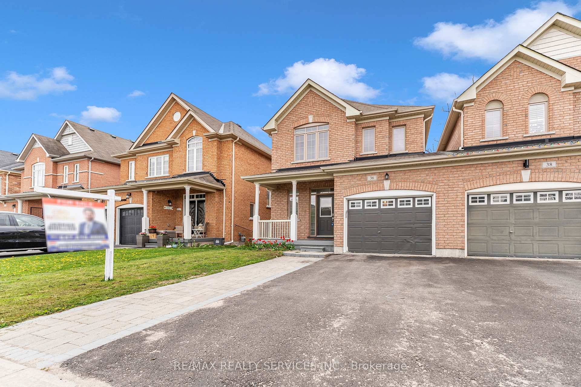 Photo 2 of 36 Forsyth Crescent, Barrie, West Bayfield — HOMEH