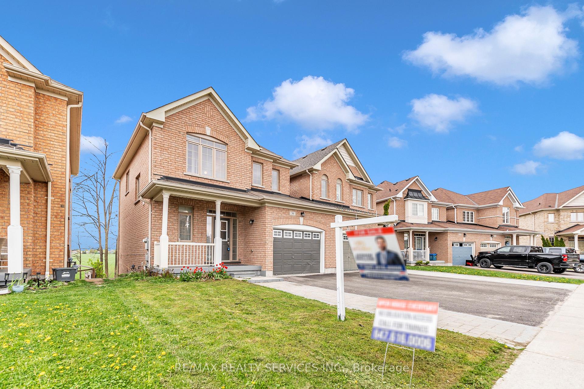 Photo 3 of 36 Forsyth Crescent, Barrie, West Bayfield — HOMEH