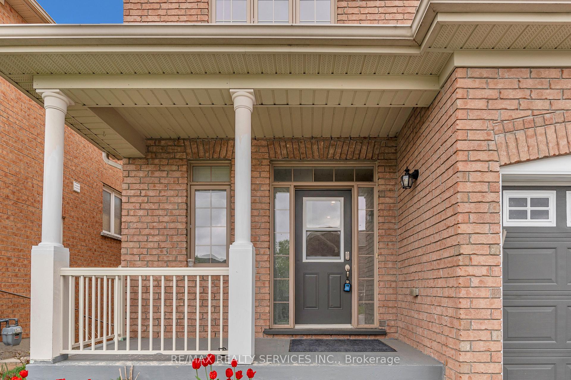 Photo 4 of 36 Forsyth Crescent, Barrie, West Bayfield — HOMEH