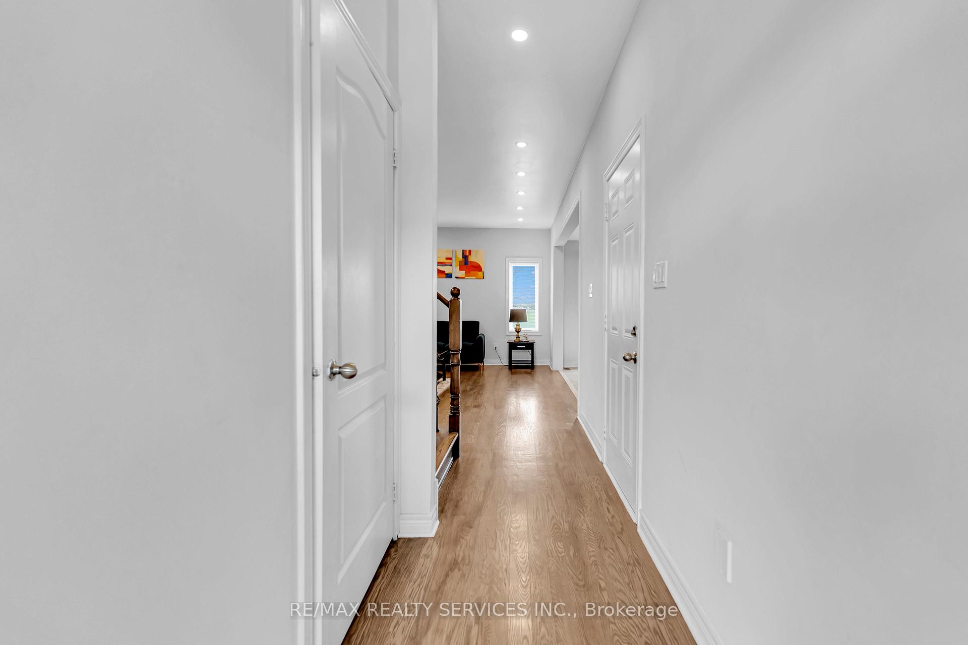 Photo 6 of 36 Forsyth Crescent, Barrie, West Bayfield — HOMEH